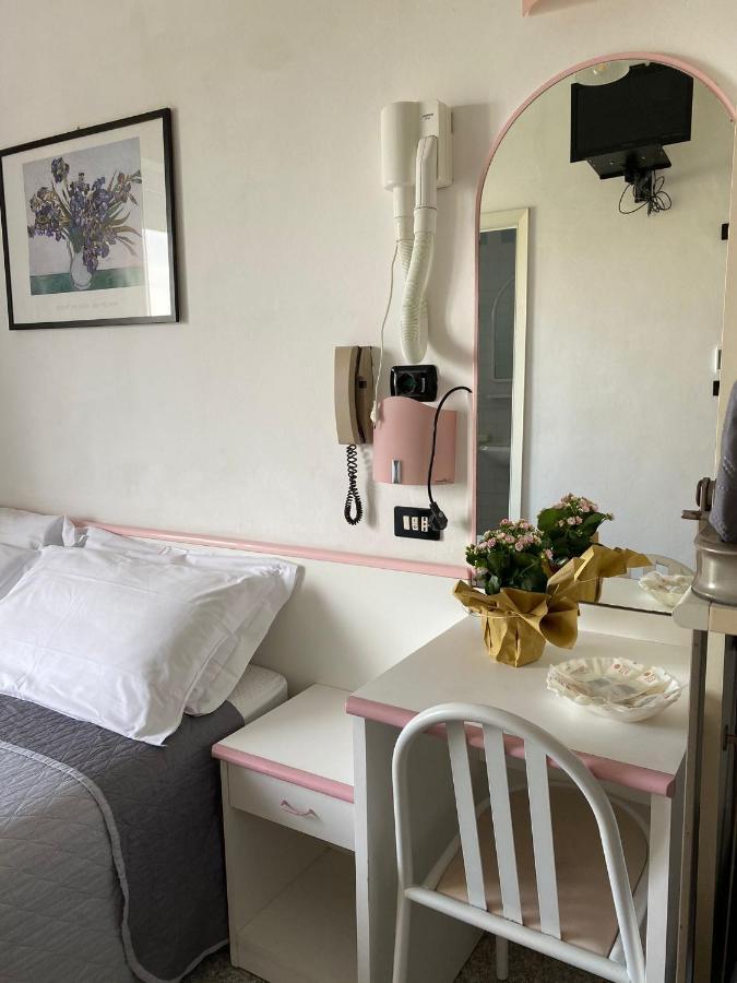 Hotel Rosy 3*