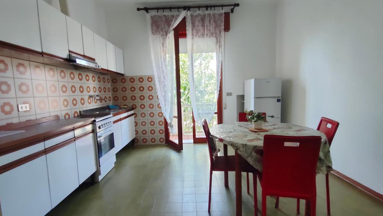 Borghesi Fronte Con Parcheggio Privato Appartamento *