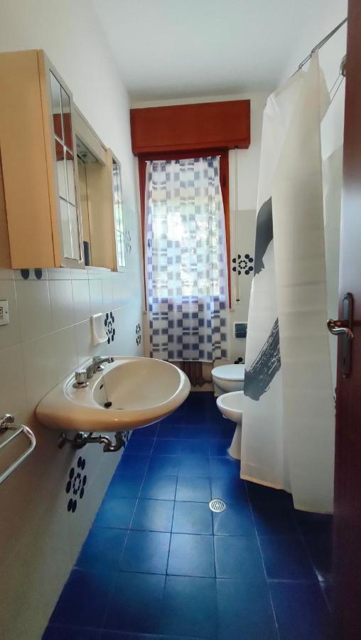 Borghesi Fronte Con Parcheggio Privato