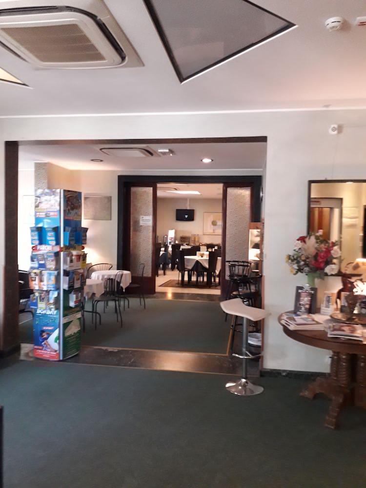 Niagara Hotel