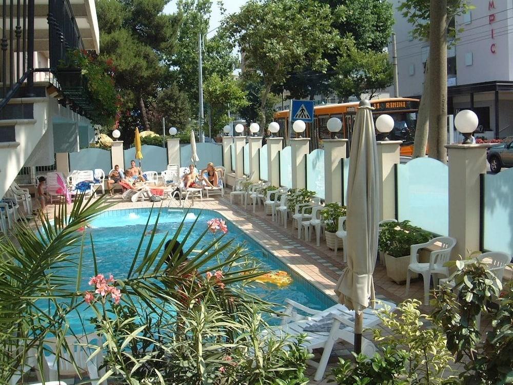 Hotel Artide 3*
