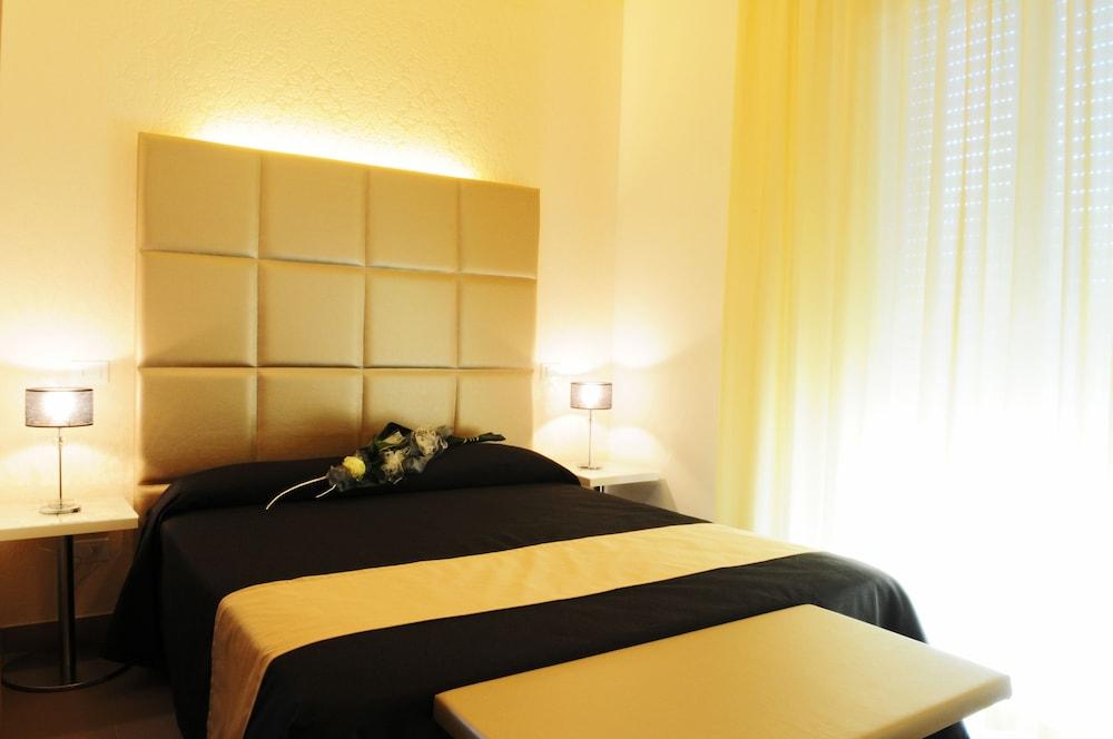 Paola Hotel 3*