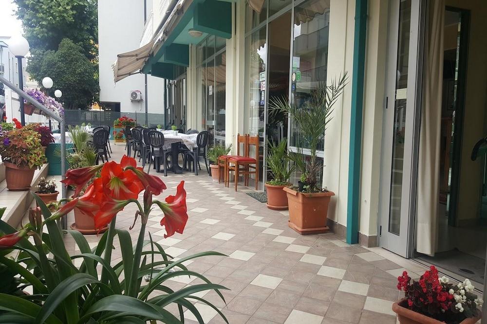 Hotel Staccoli 3*