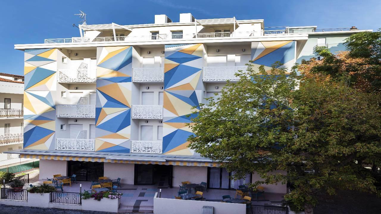 Hotel Color 3*