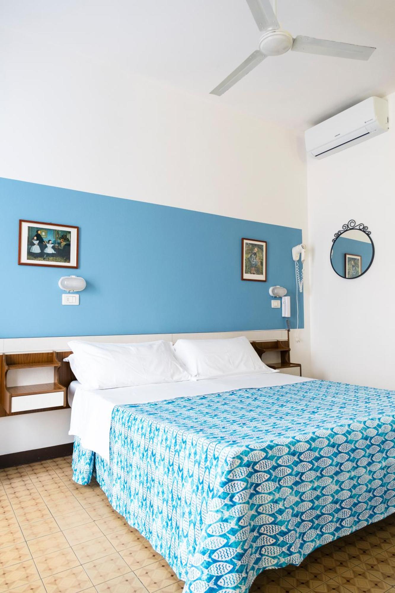 Hotel Cheri 2*