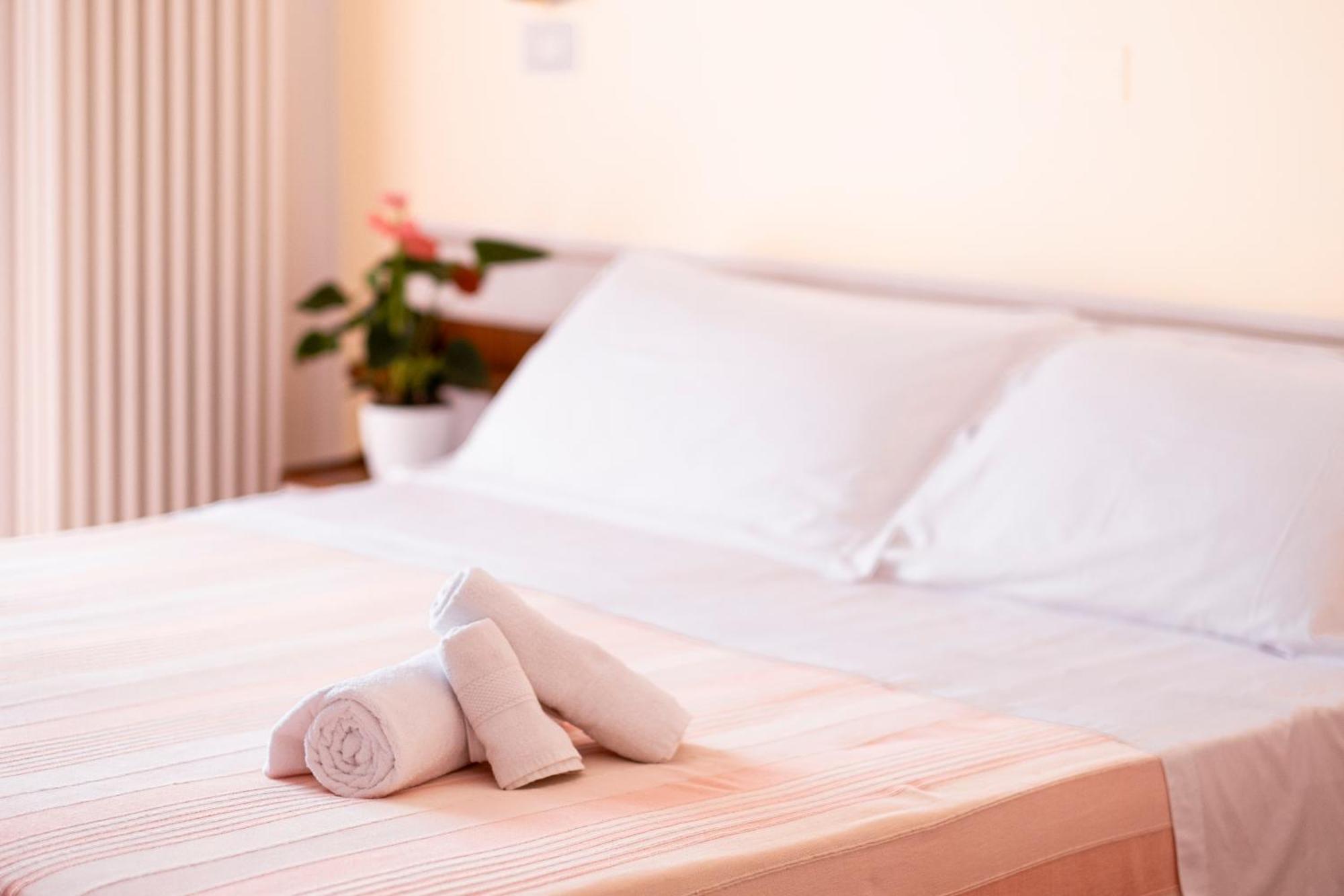 Hotel Cheri 2*