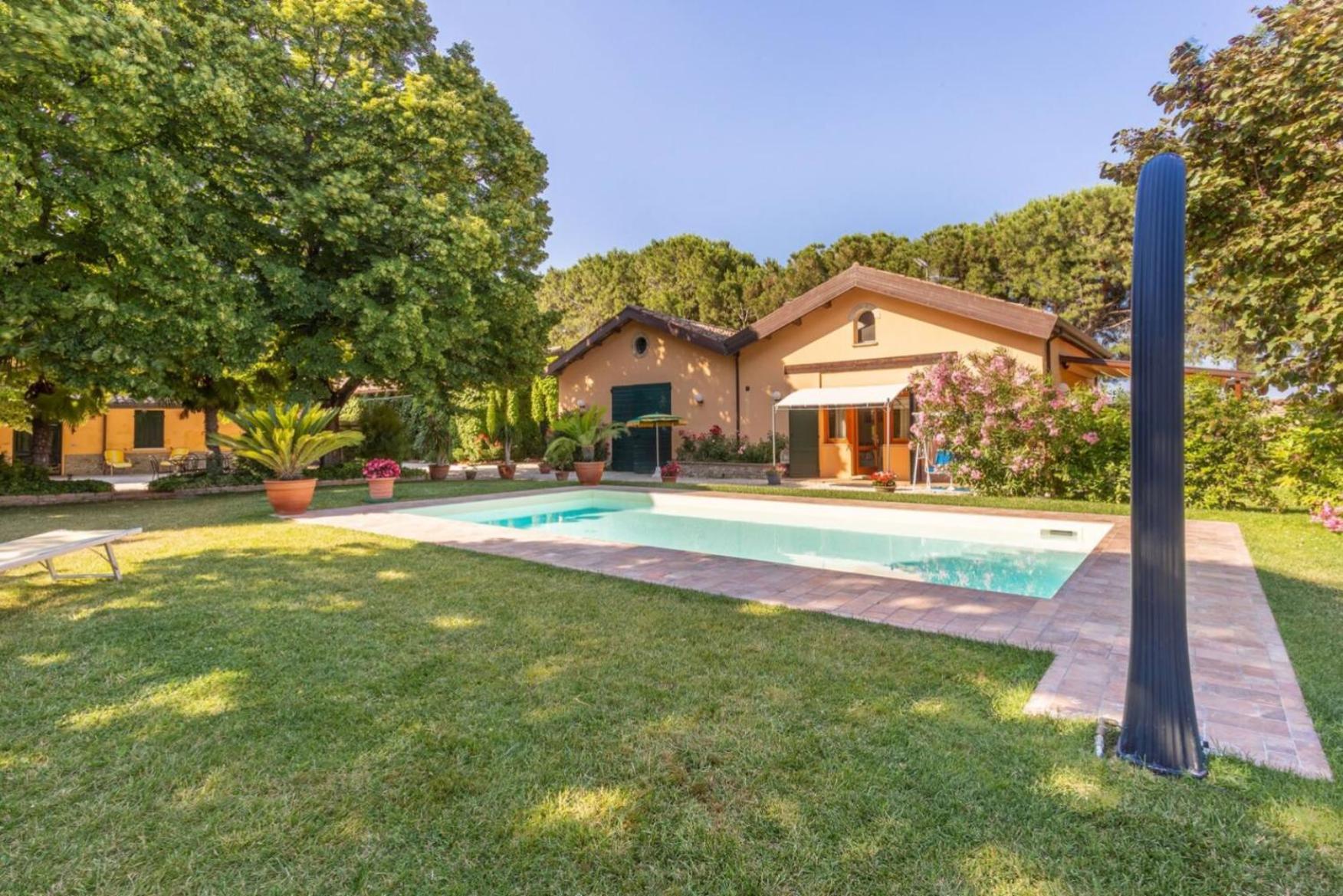 Podere Terrerosse Con Piscina Nell'entroterra Di Villa *