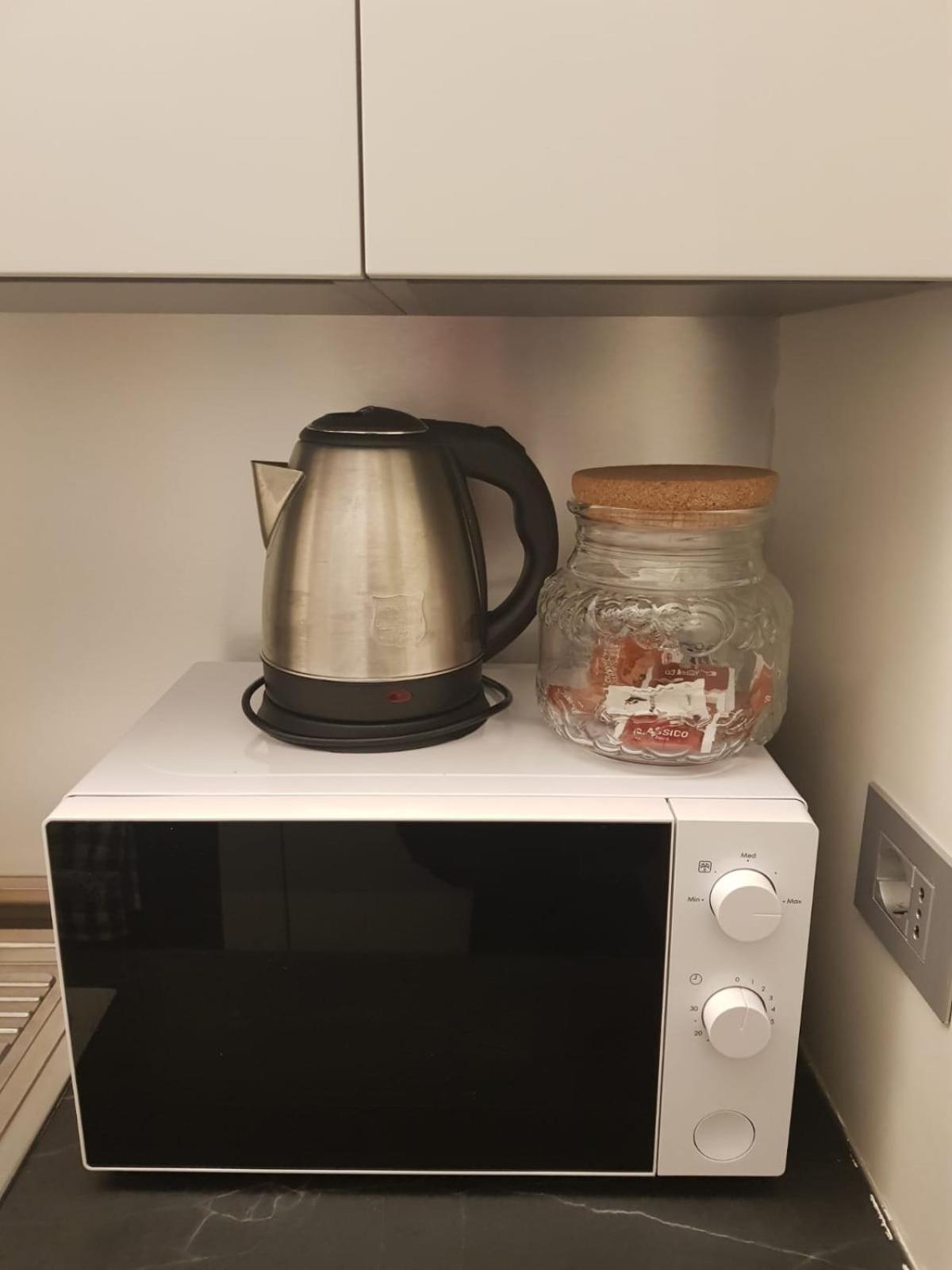 The 6 Apartment