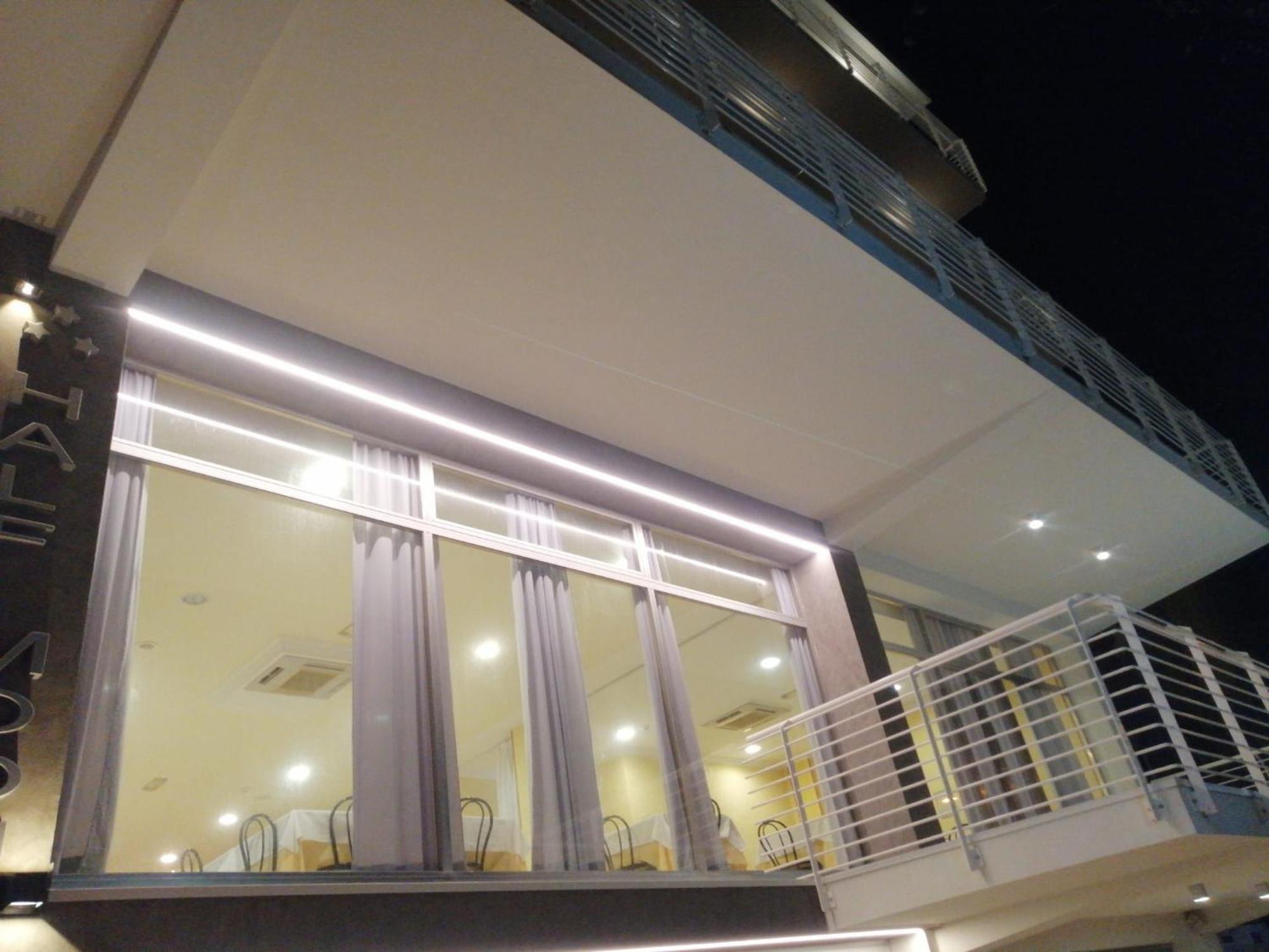 Half Moon Airport Restaurant