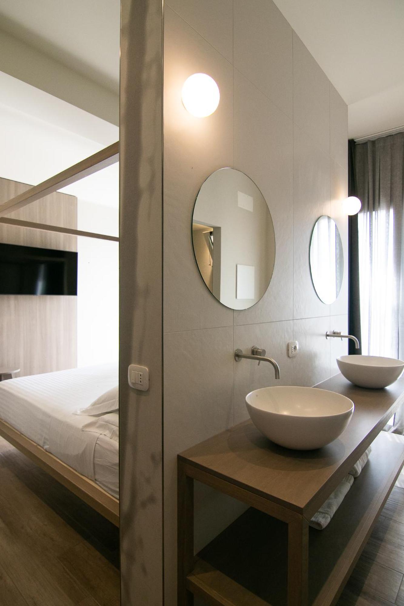 Hollywood Hotel 3*