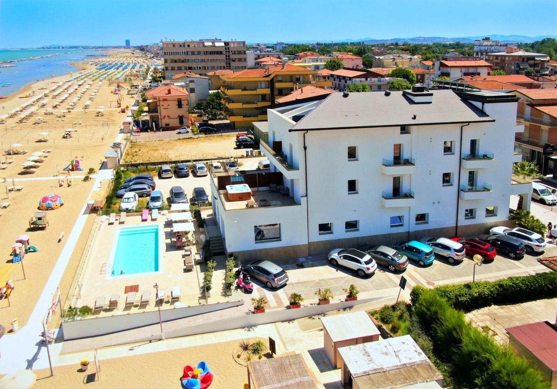 Hotel You&me 3*