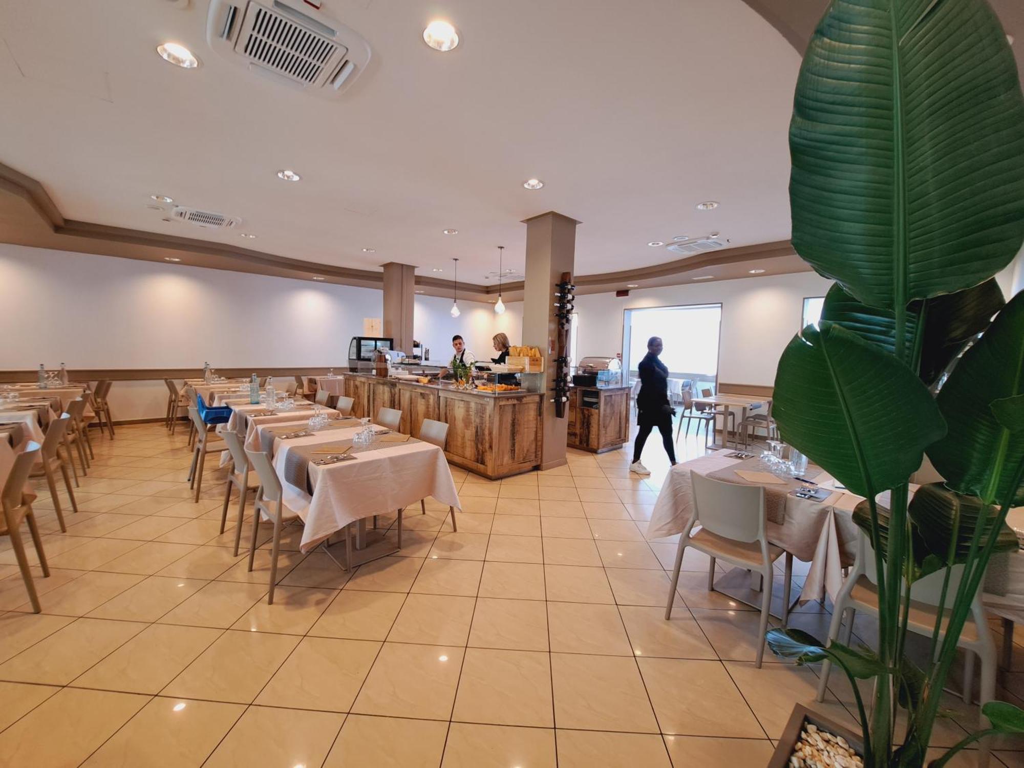 Butterfly Wellness & 3*