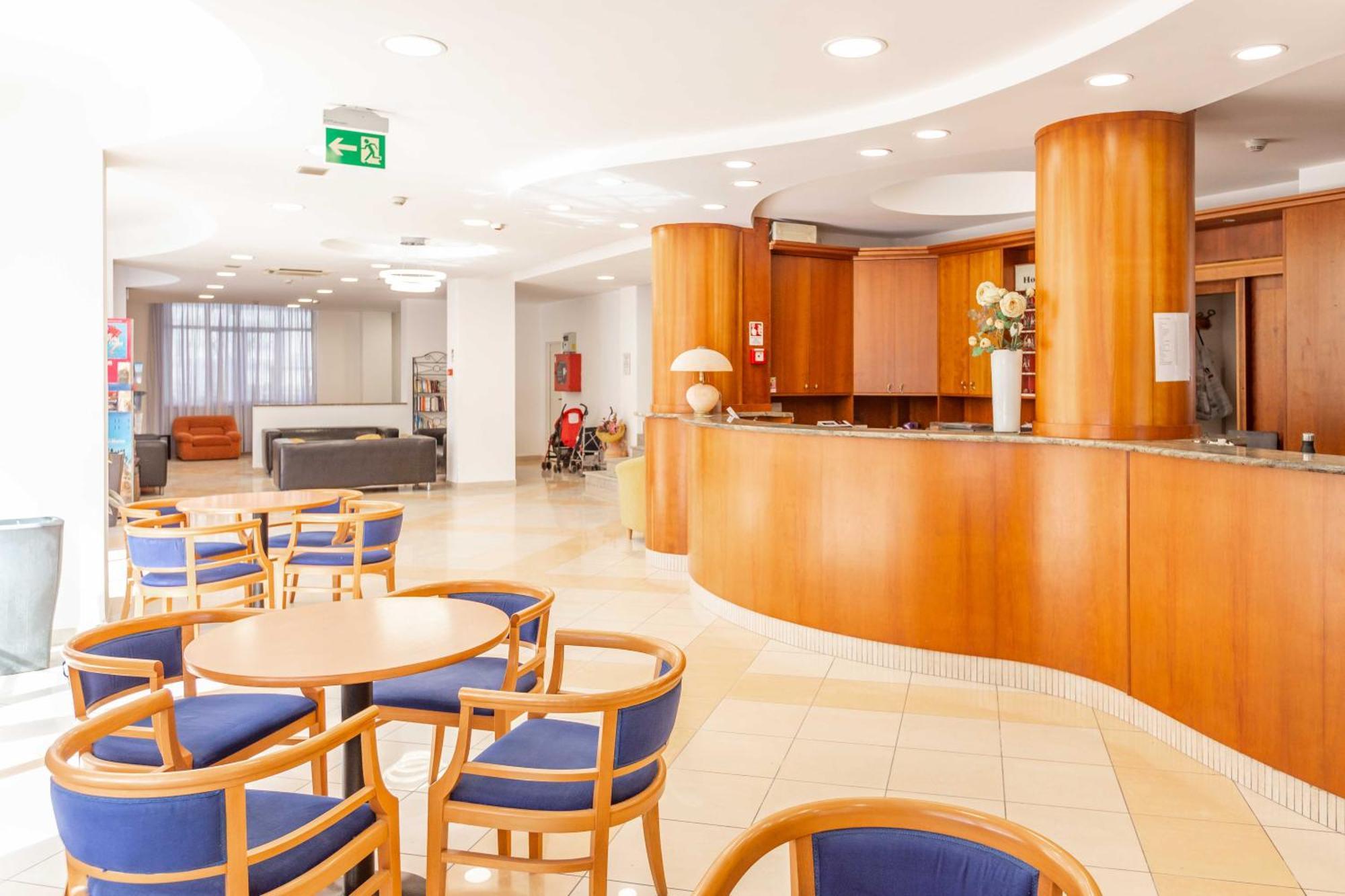 Hotel Ribot 3*