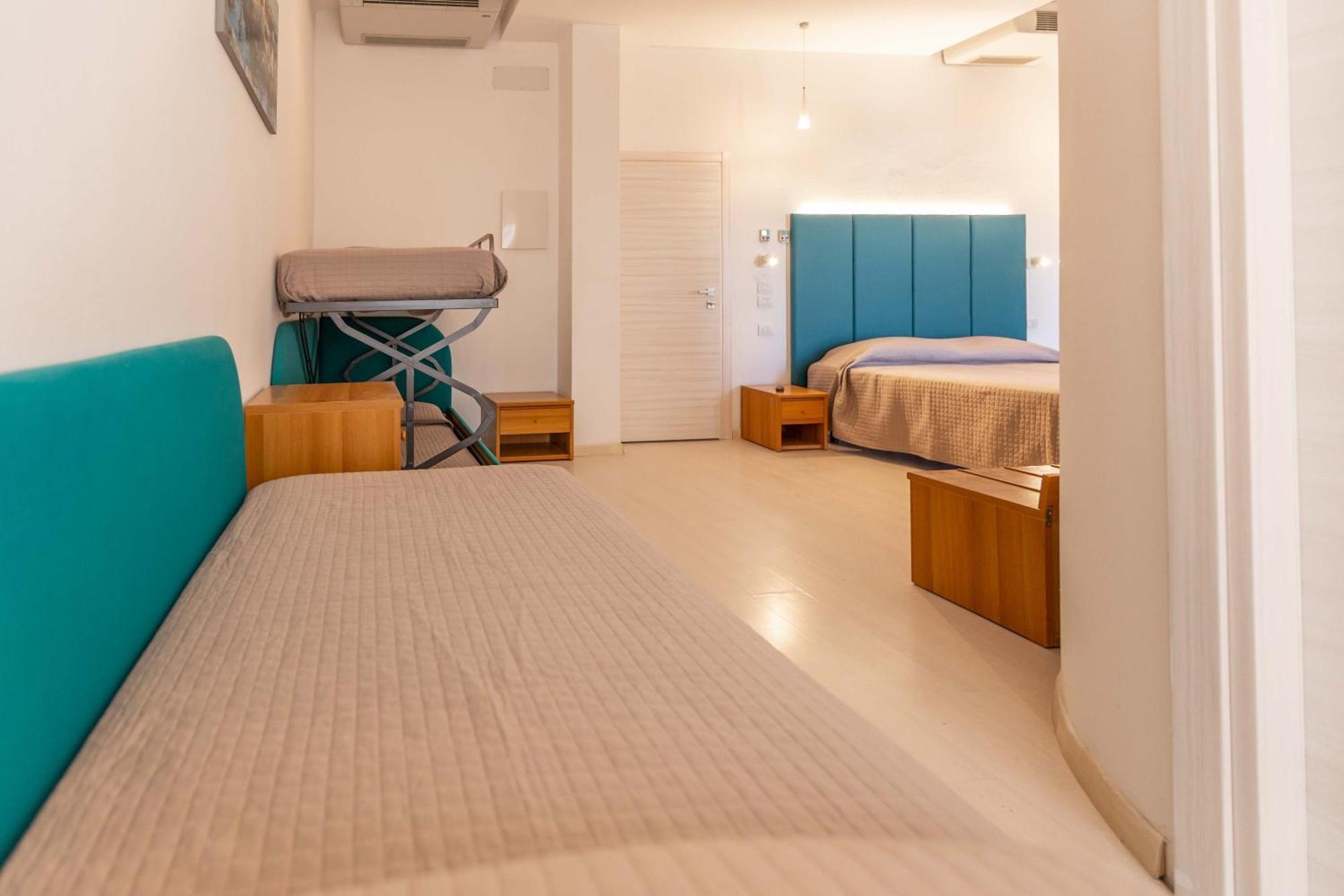 Hotel Ribot 3*