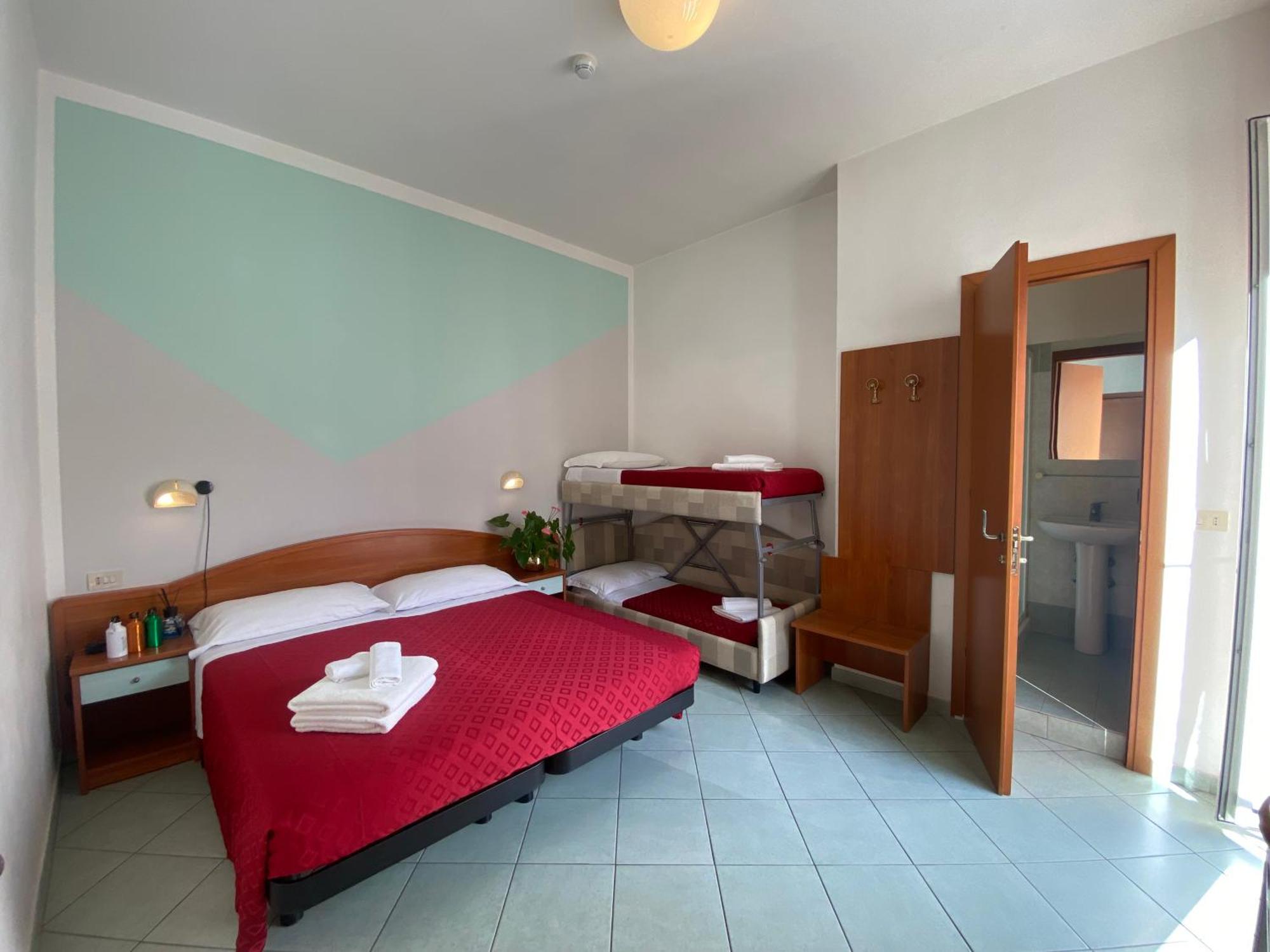 Caterina Hotel 3*