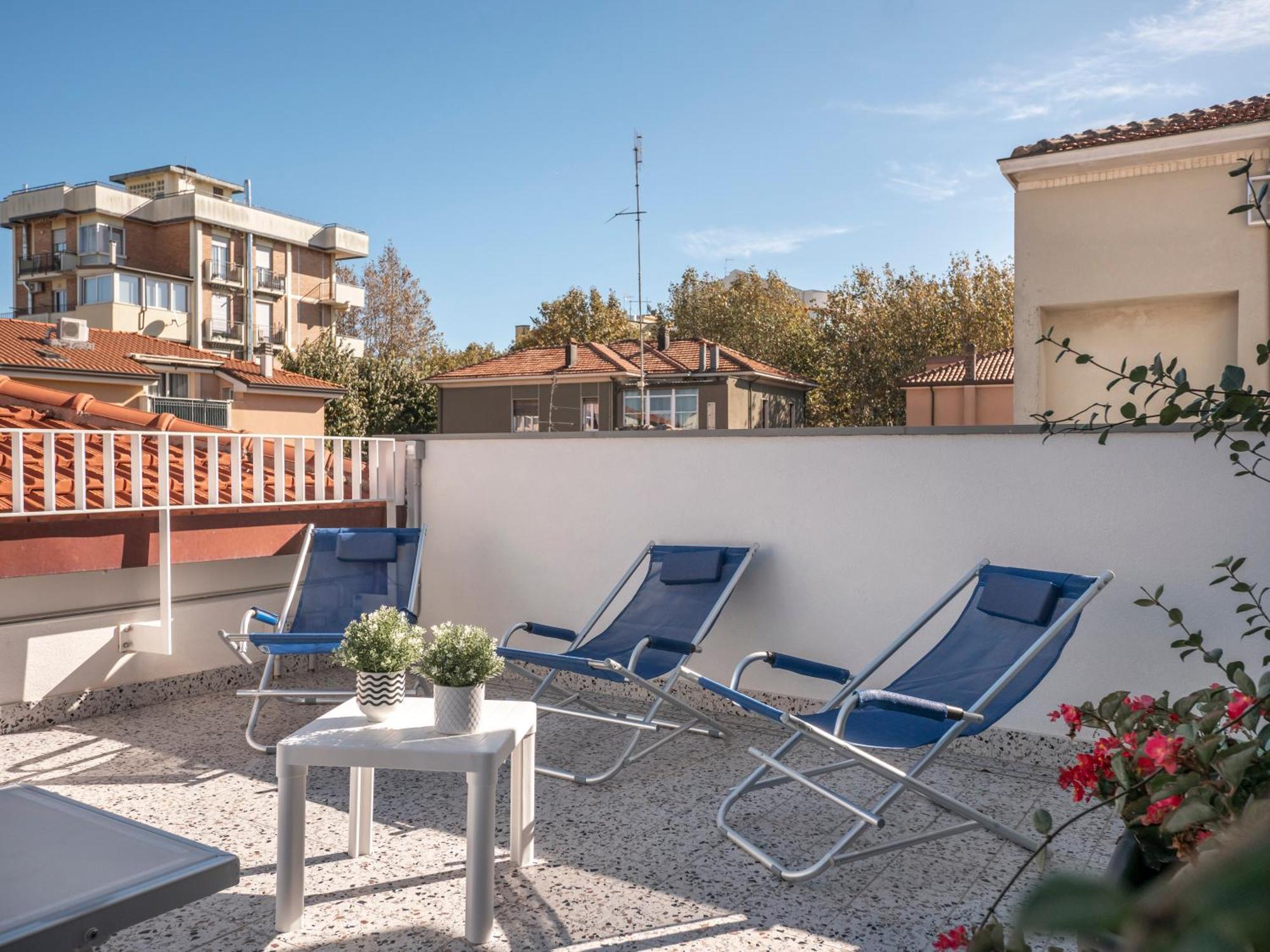 Zuara9room Bed & Breakfast