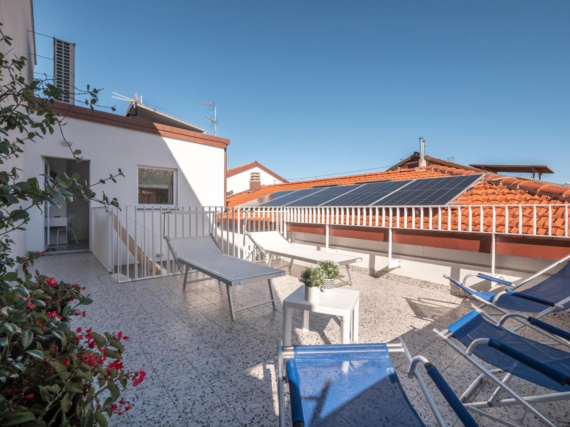 Zuara9room Bed & Breakfast *