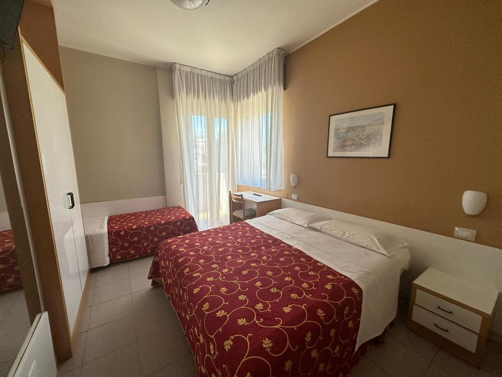Junior Hotel 3*