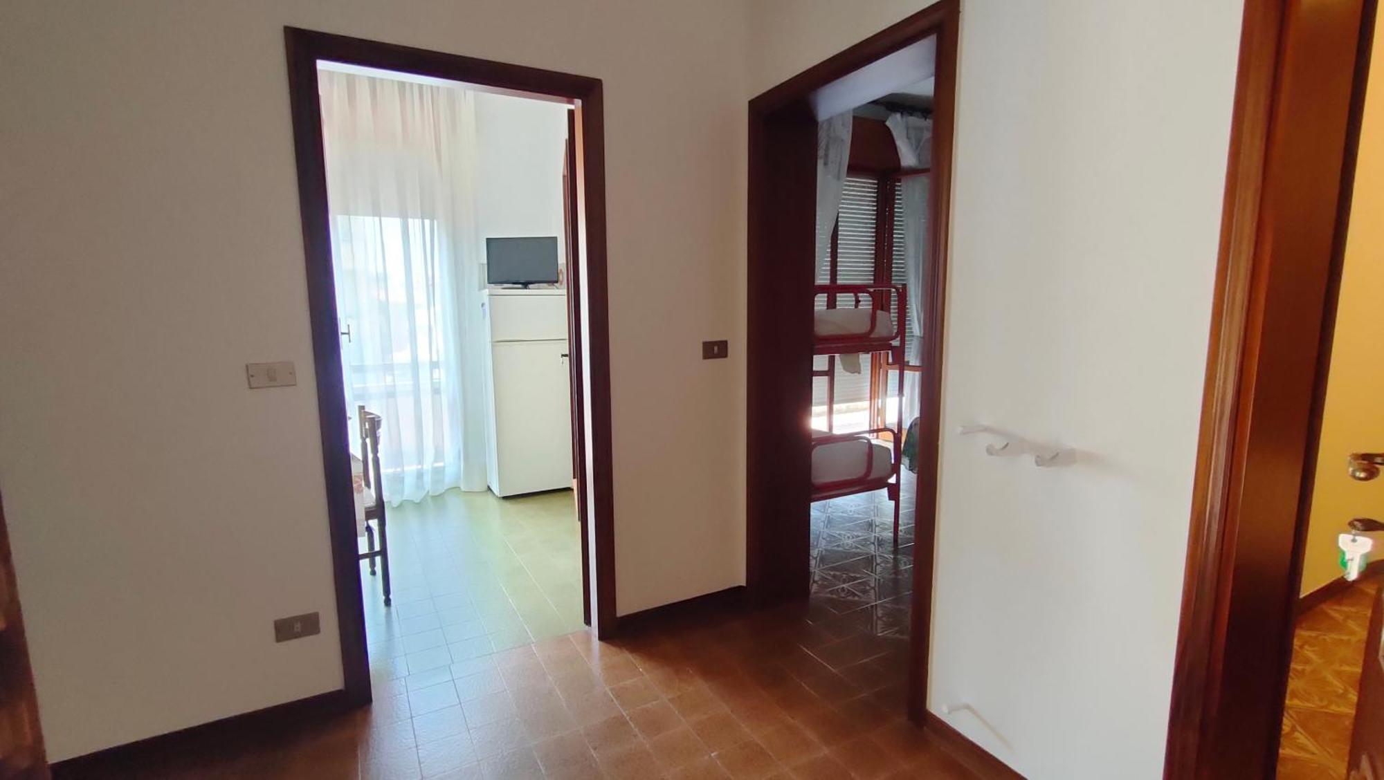 Appartamento Borghesi Fronte Con Parcheggio Privato *
