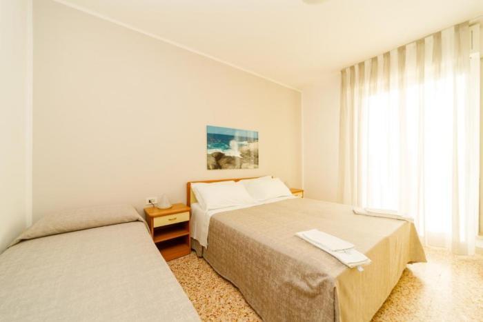 Roma Hotel 2*