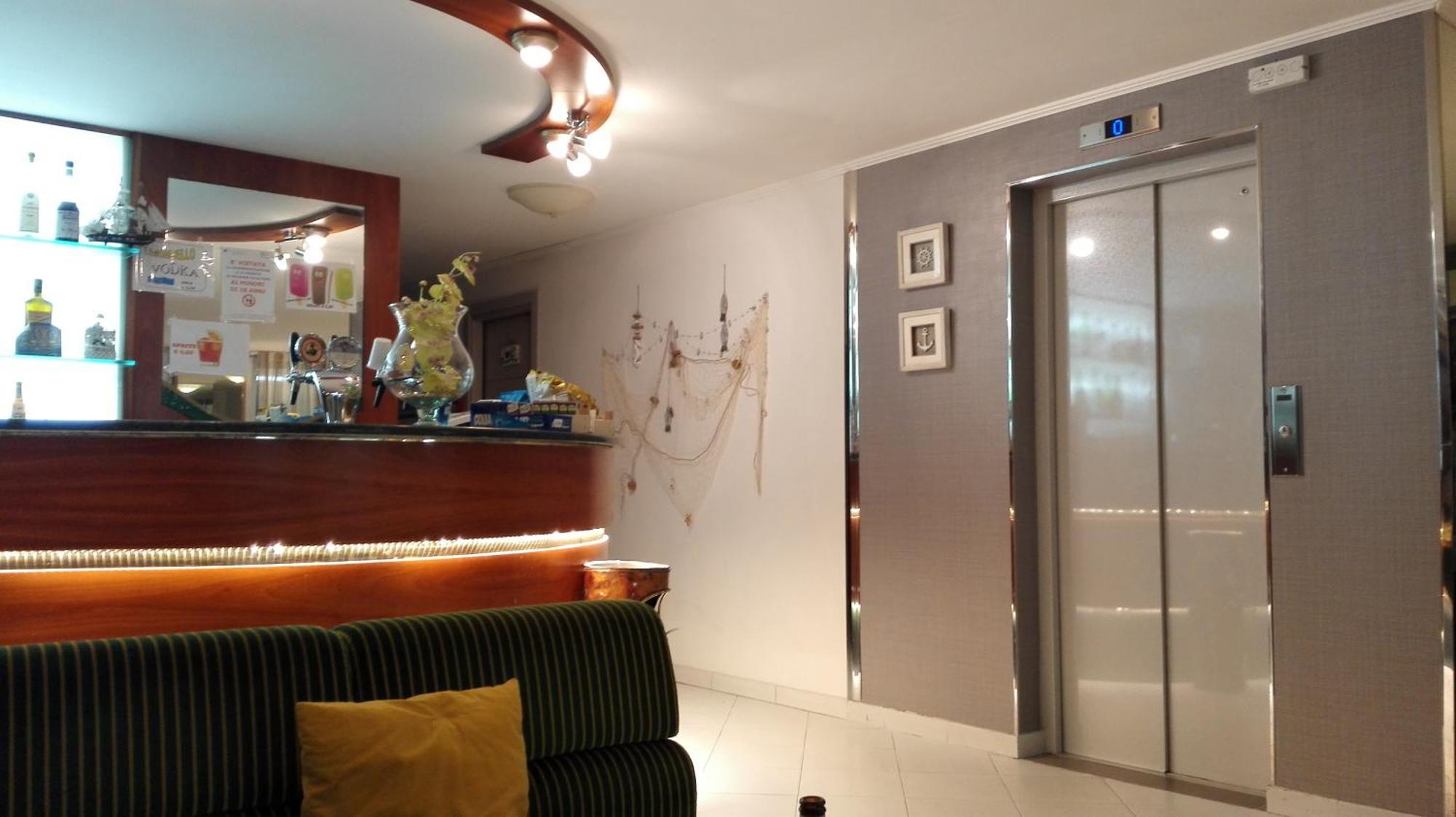 Hotel Sandra 3*
