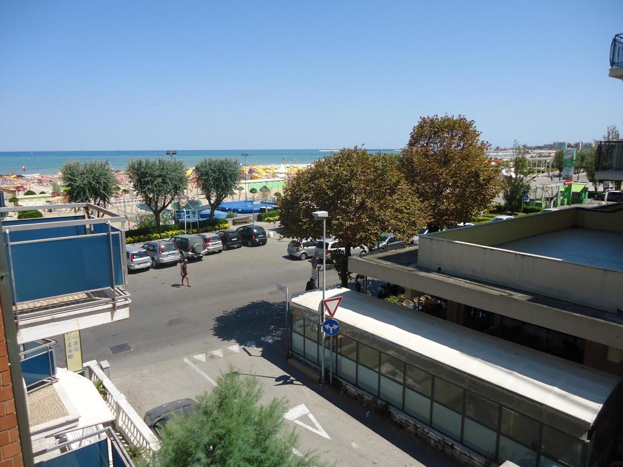 L&v 3* Rimini