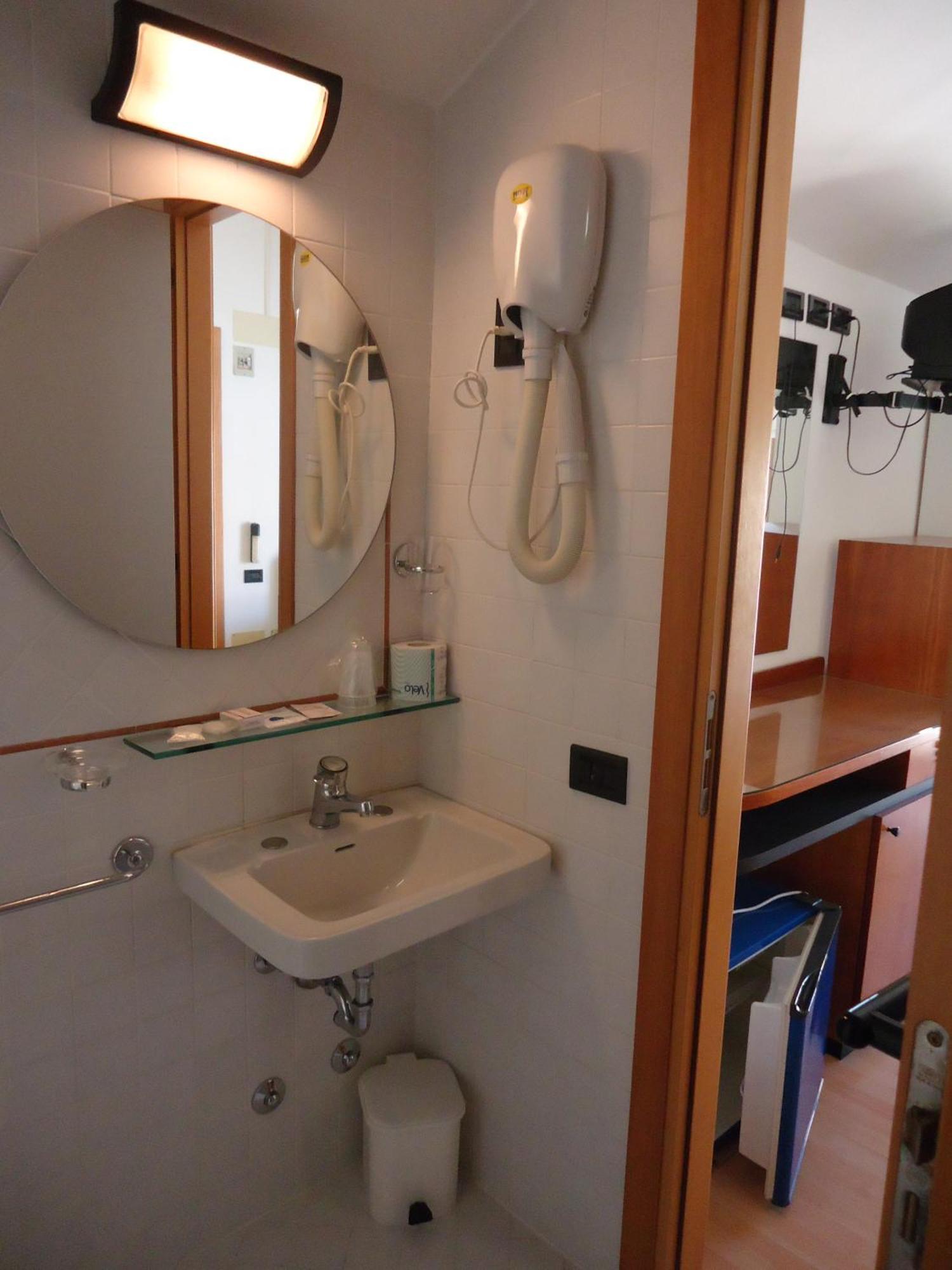 Hotel L&v Rimini