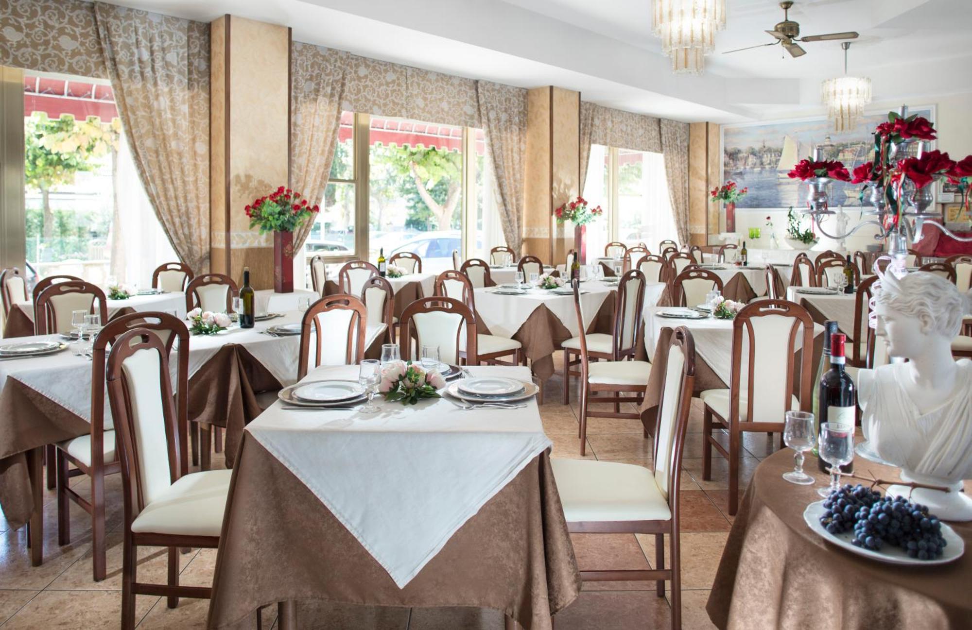 Apollo Hotel 3*