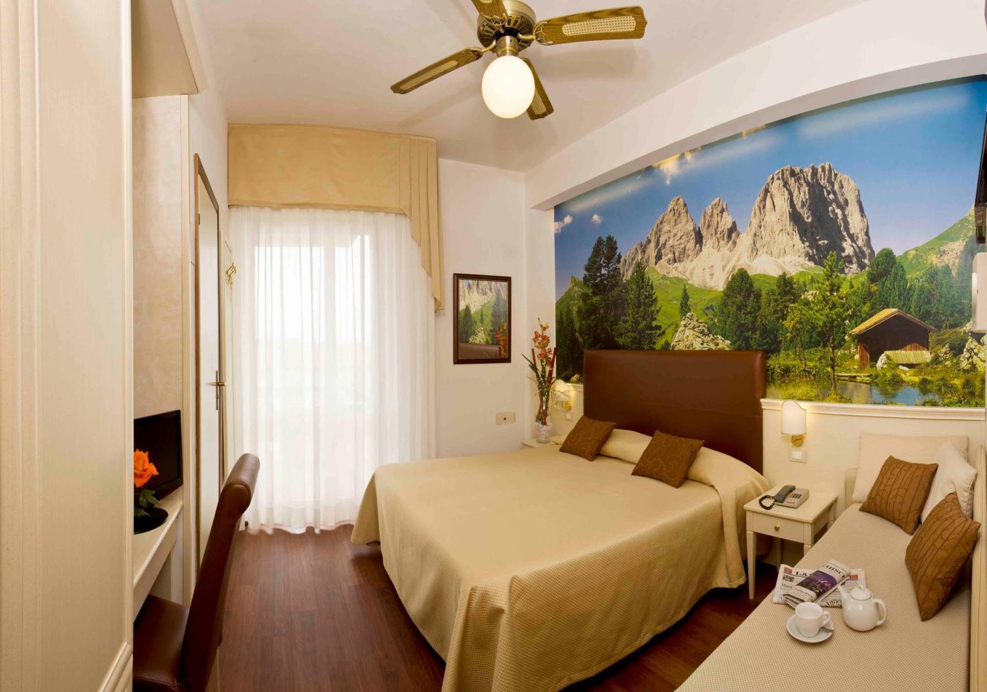 Hotel Apollo 3*