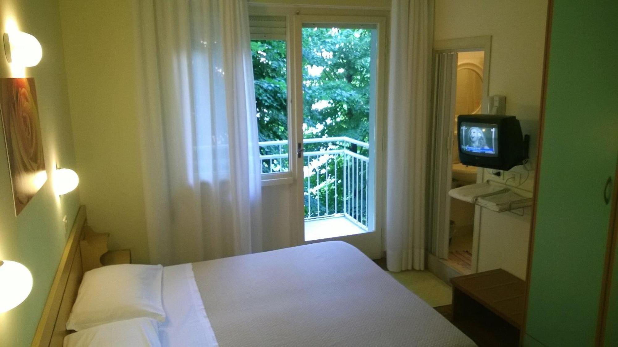 Hotel Capri 2*