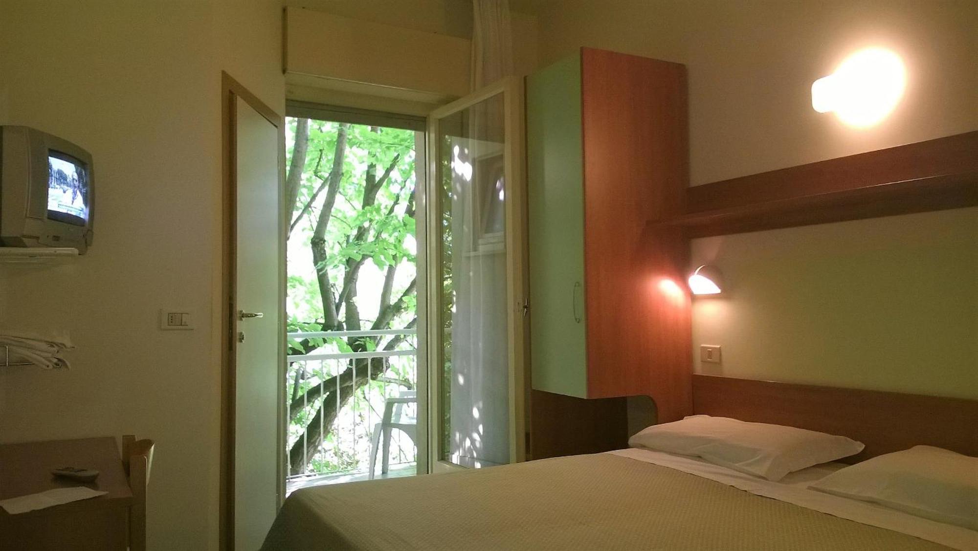 Hotel Capri 2*