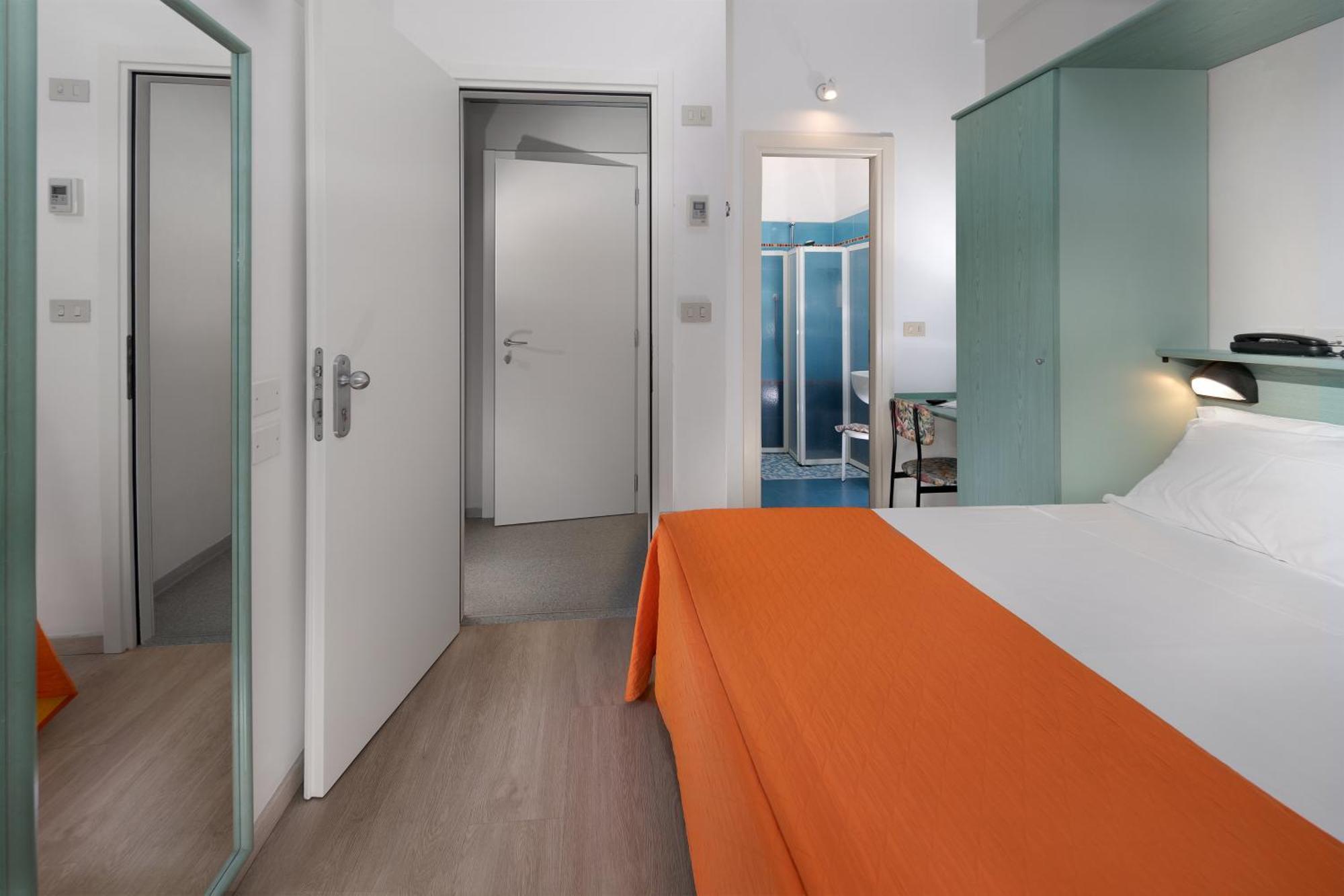 Hotel Eiffel 3*