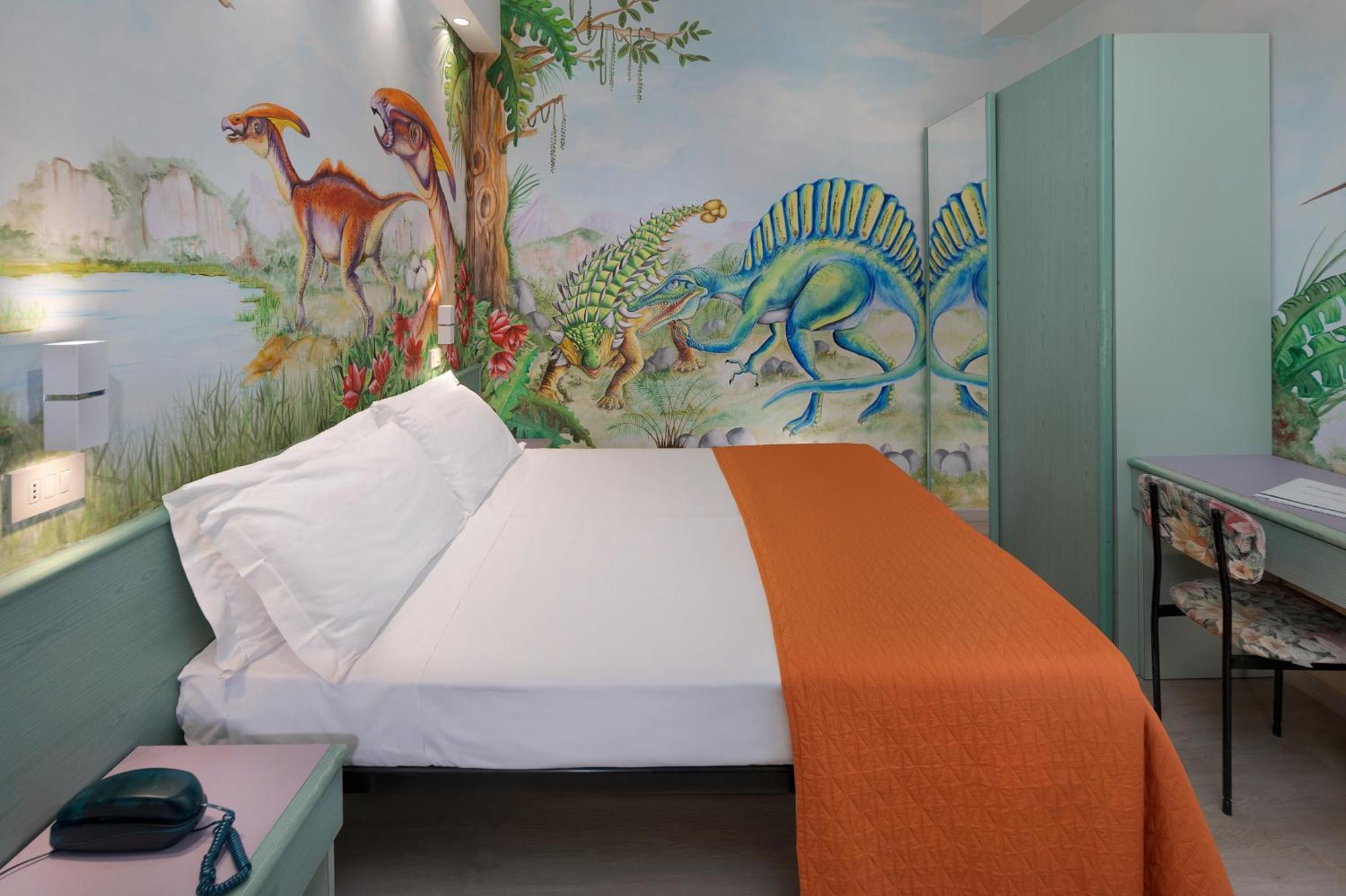 Hotel Eiffel 3*