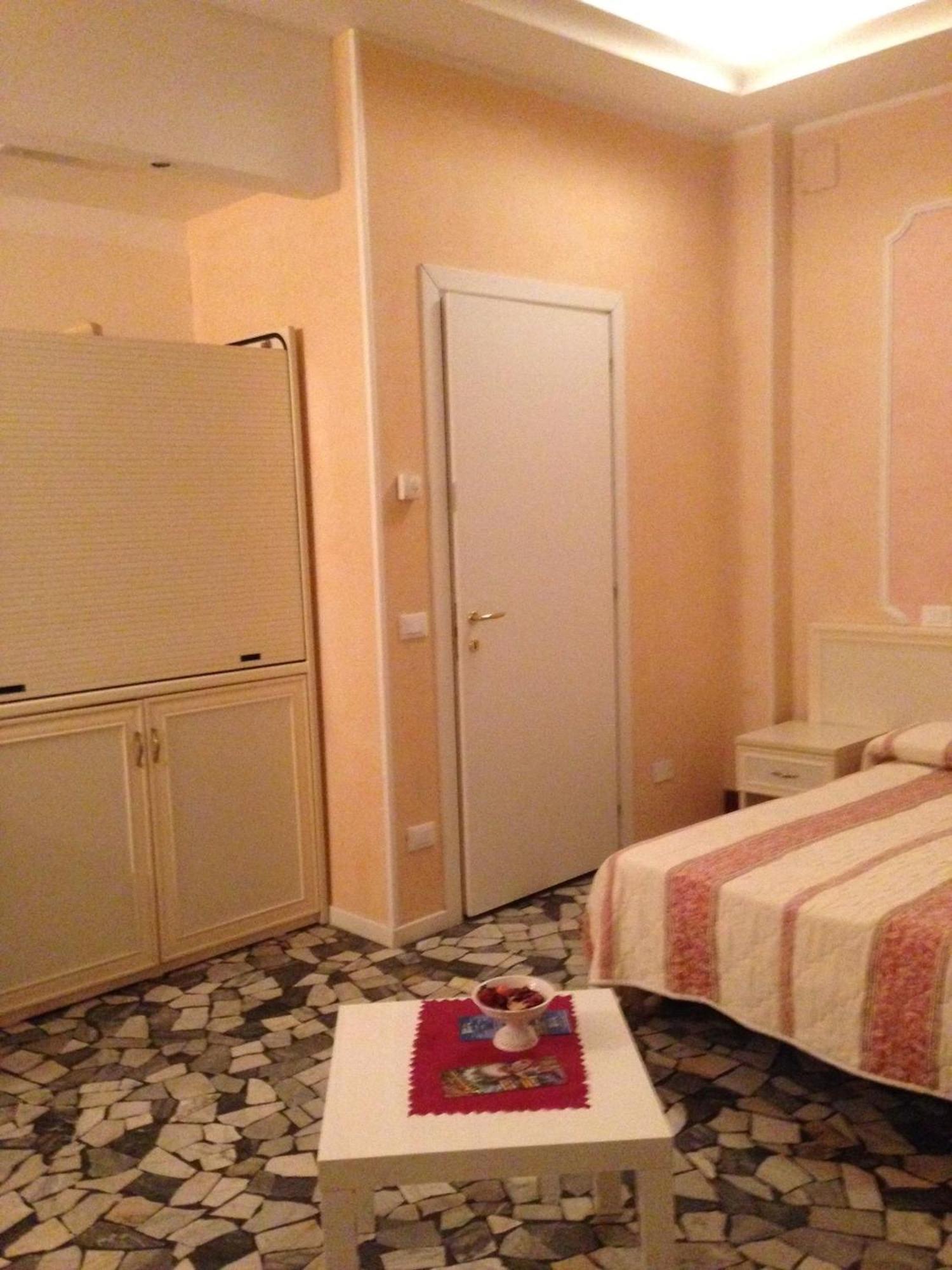 Maria Grazia Aparthotel 3*