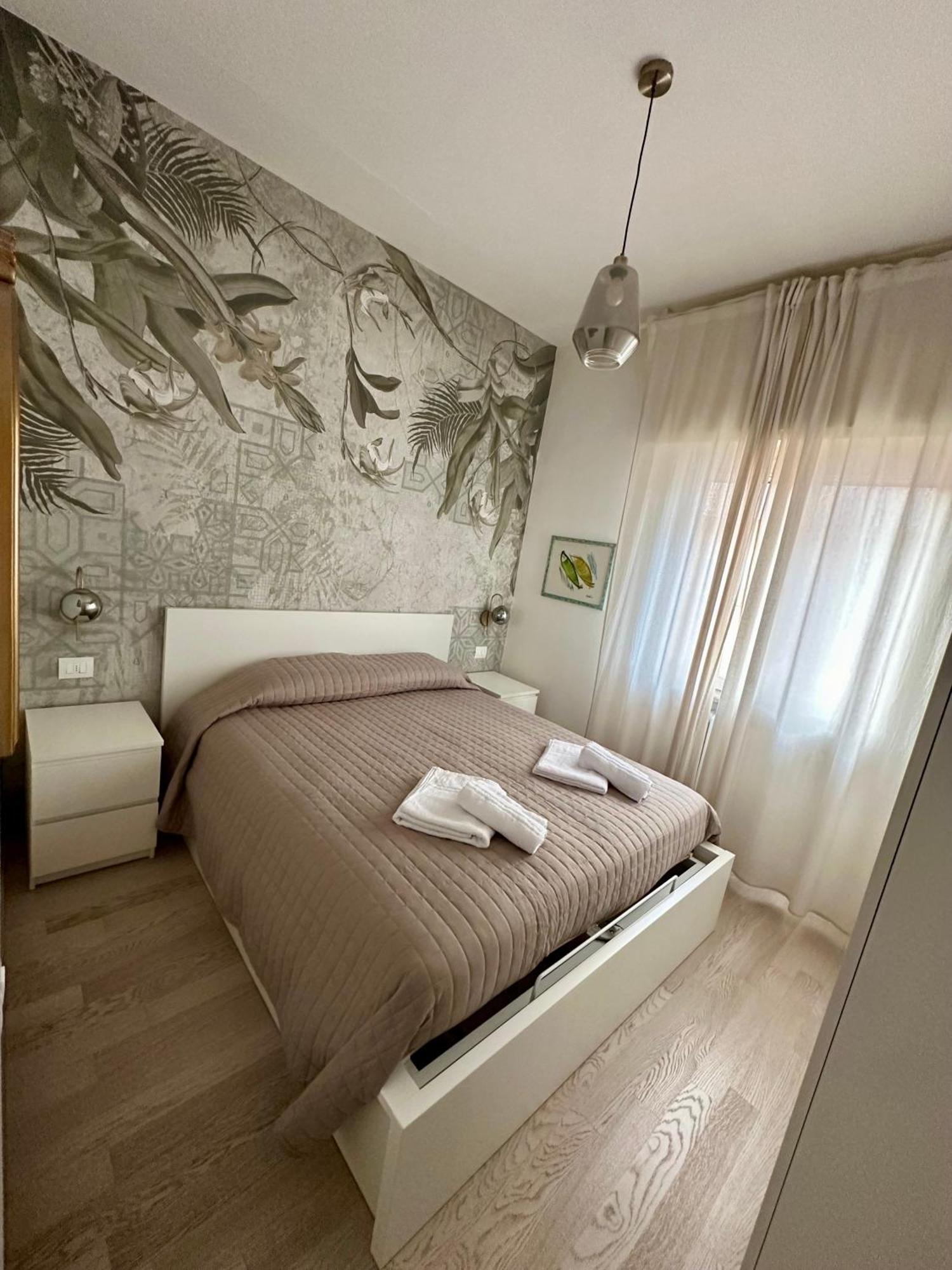 Roof Terrace Marina Centro - - Train Station - Wifi *