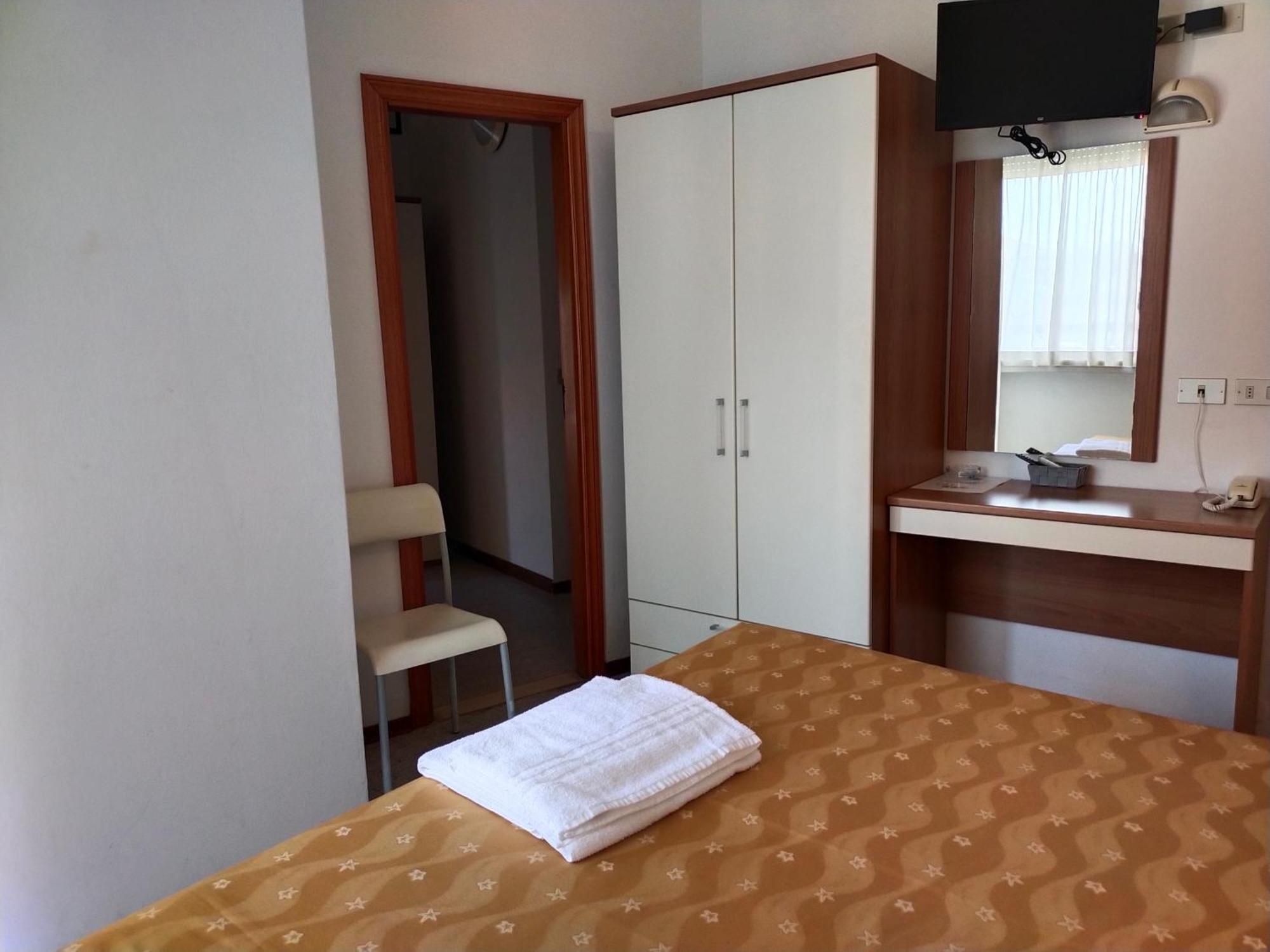 Hotel Goldene Rose 2*