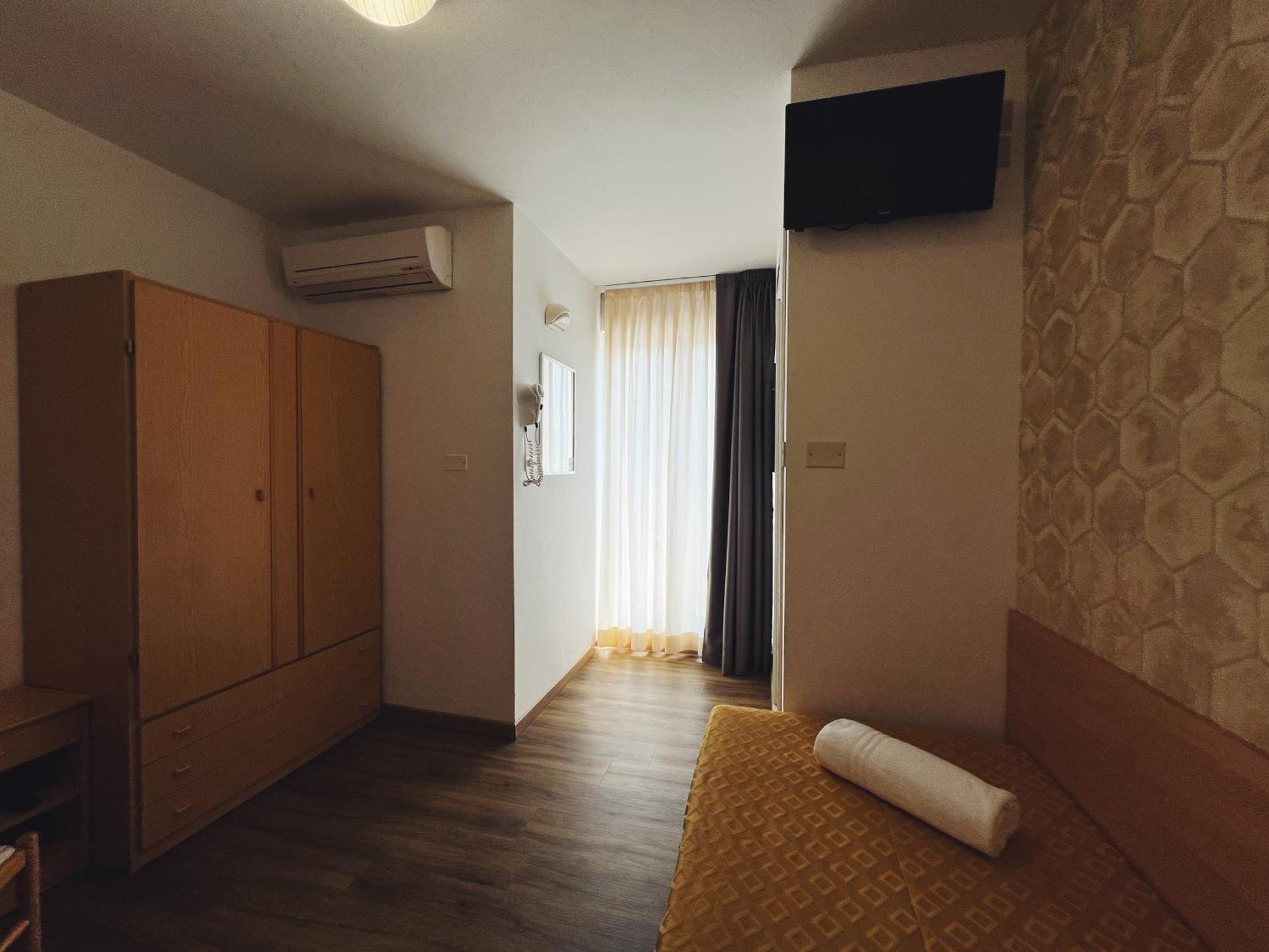 Ramona Hotel