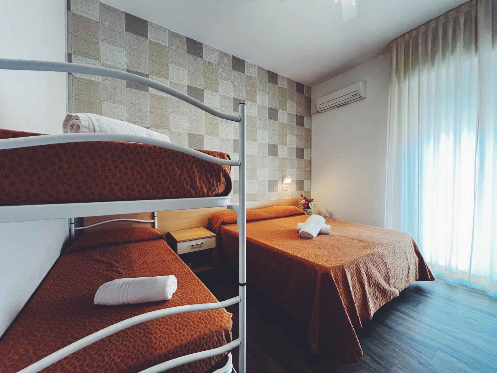 Ramona Hotel 2*