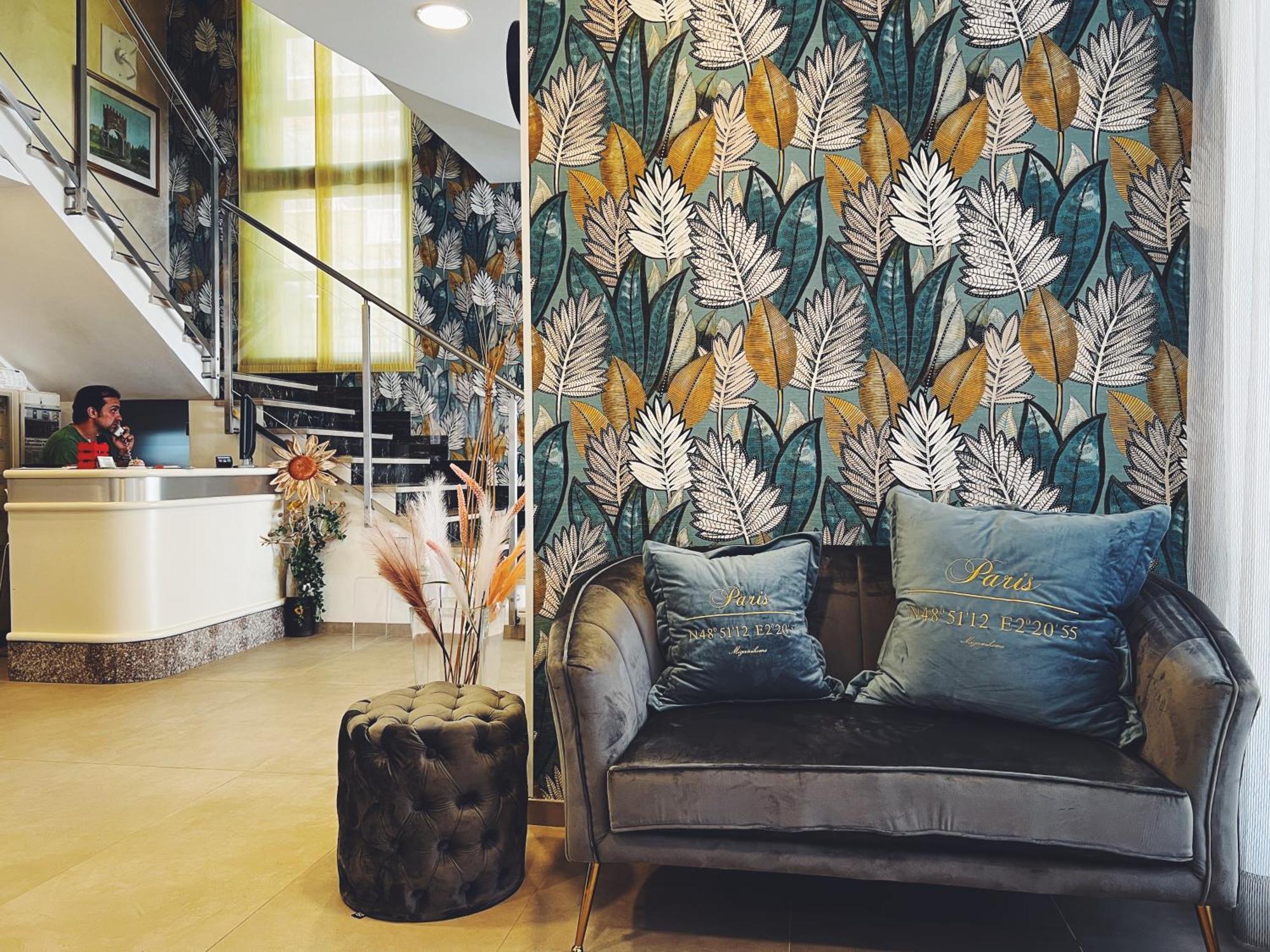 Ramona Hotel 2*