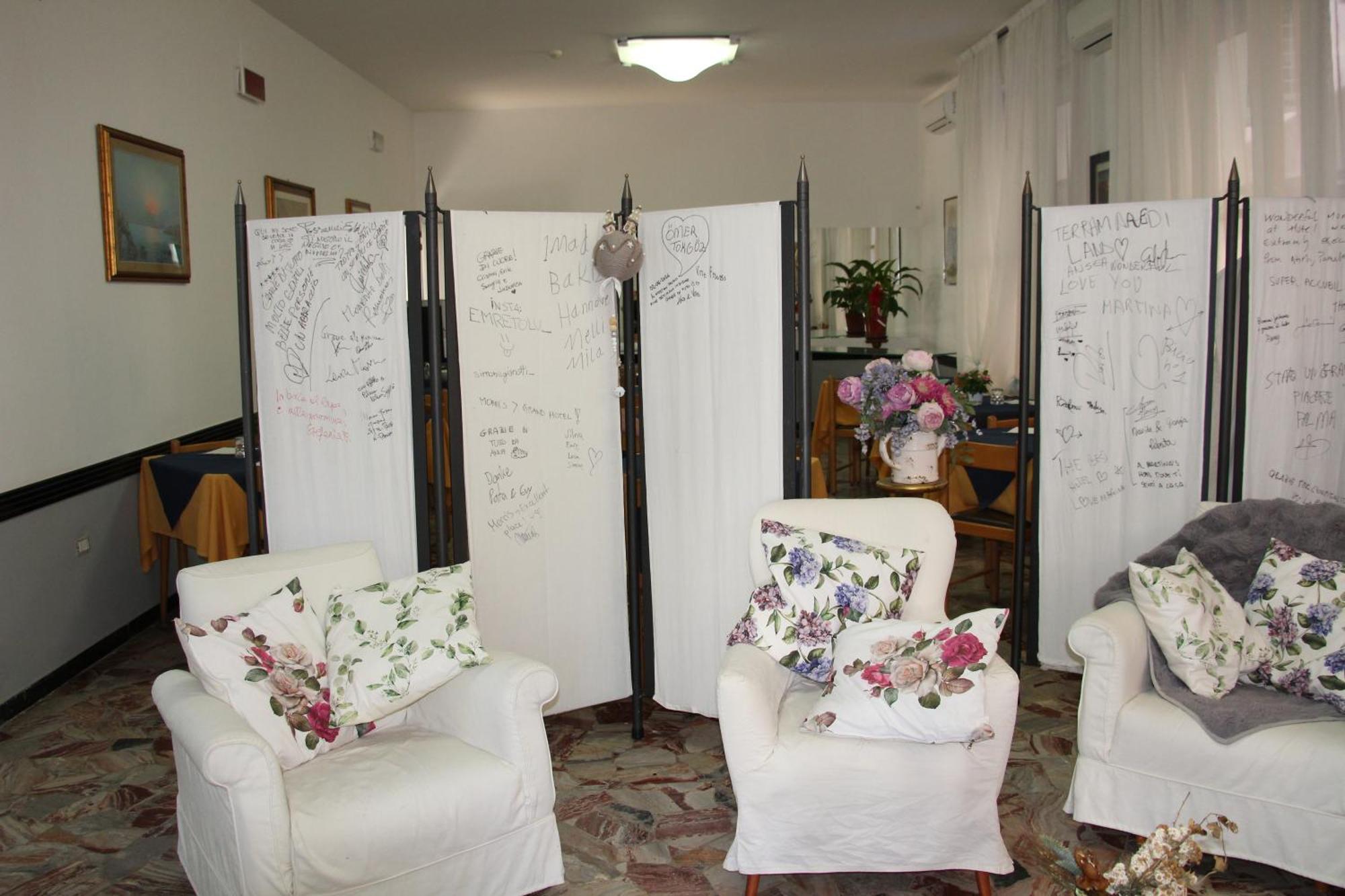 Hotel Martina's