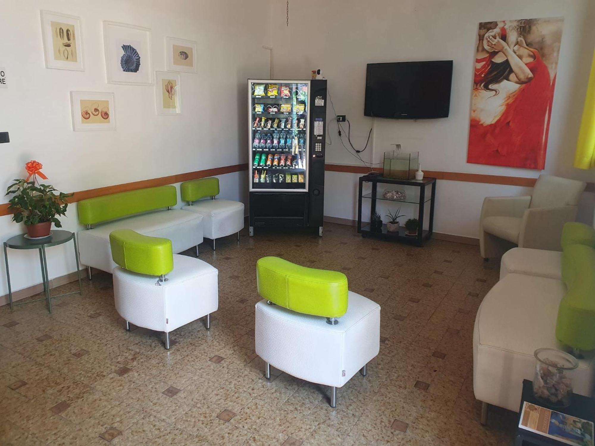 Ideale Young People Under 40 Hotel