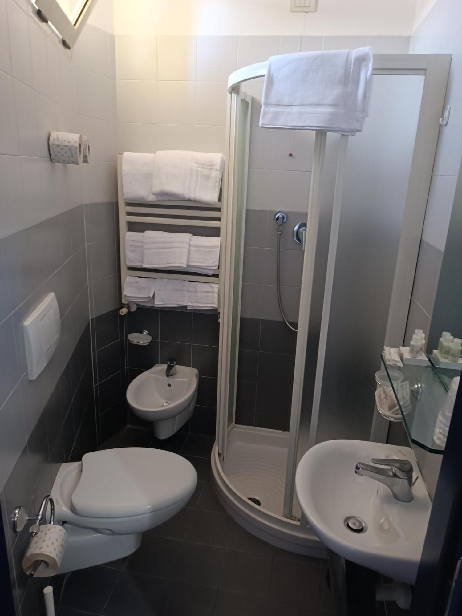 Remin Plaza Hotel 4*