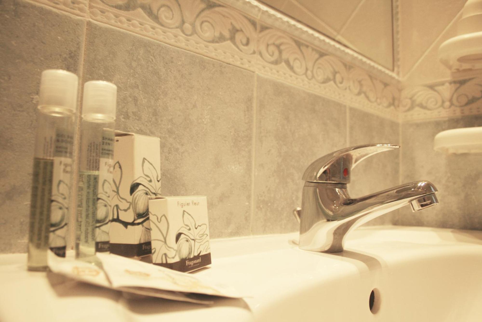 Esplanade Hotel 3*