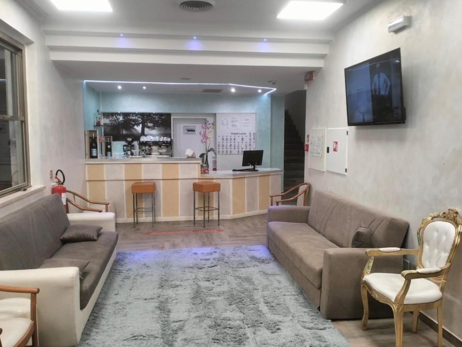 Luna Hotel 3*