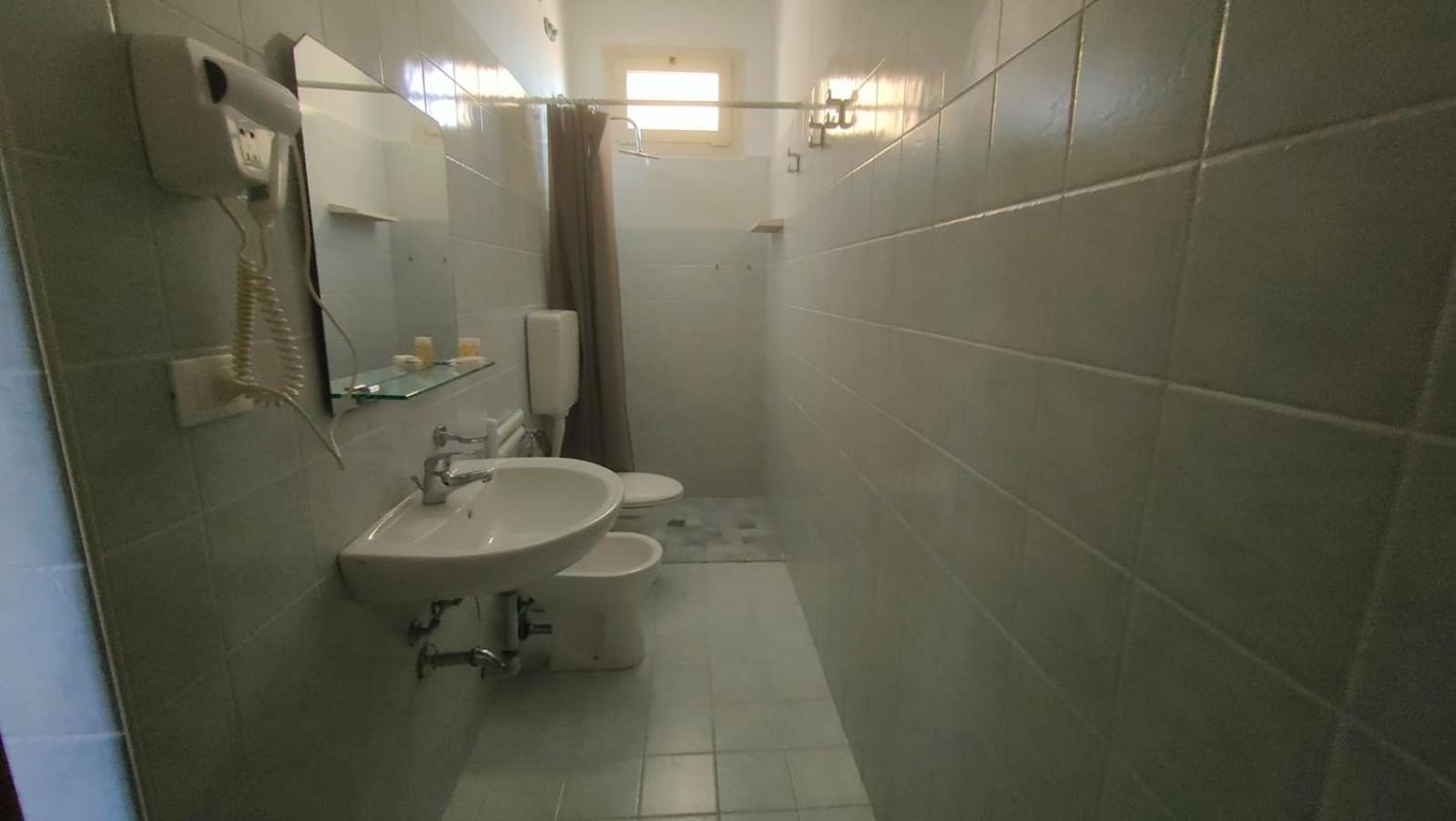Eriale Hotel 2*