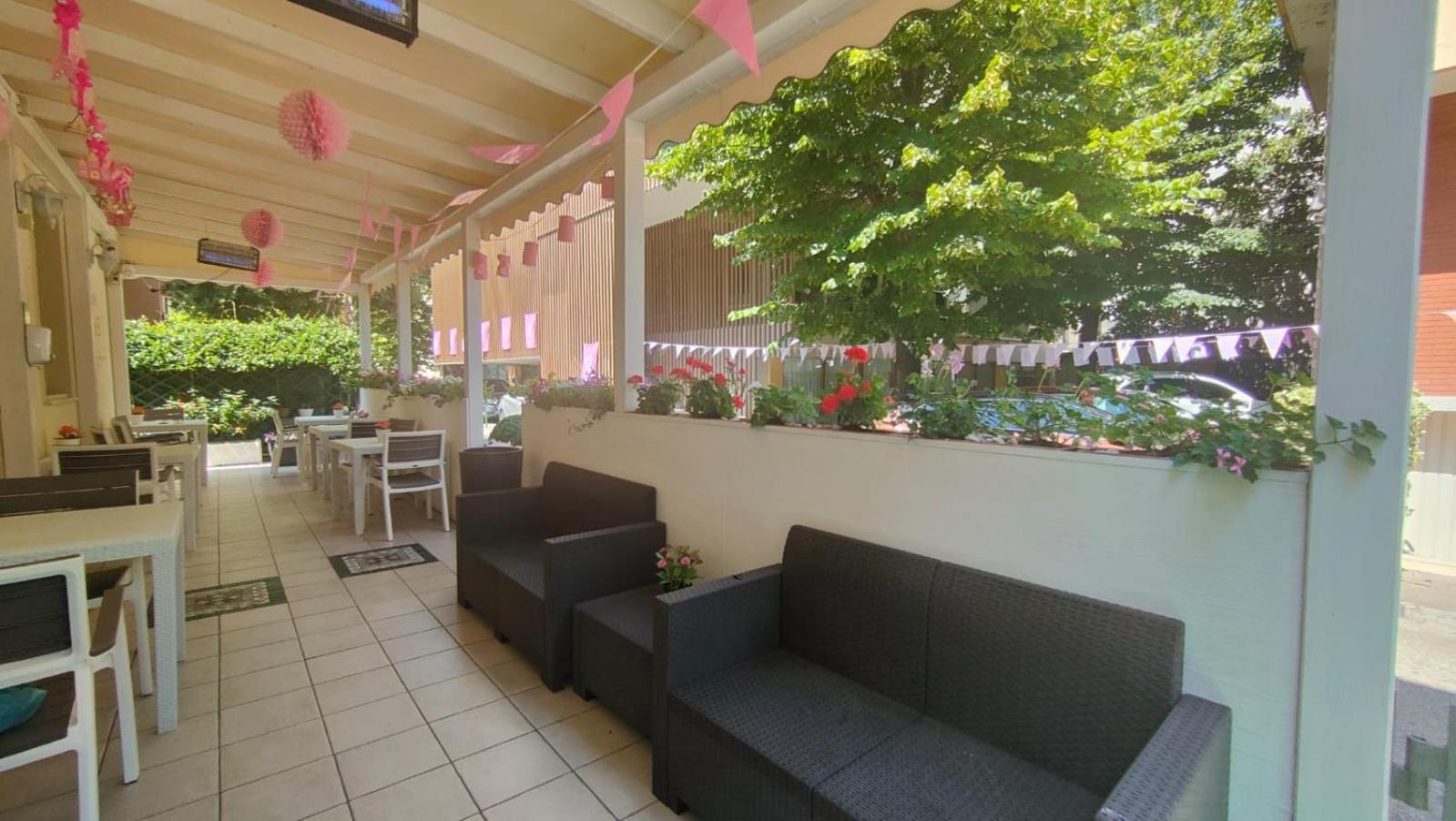 Hotel Eriale 2*