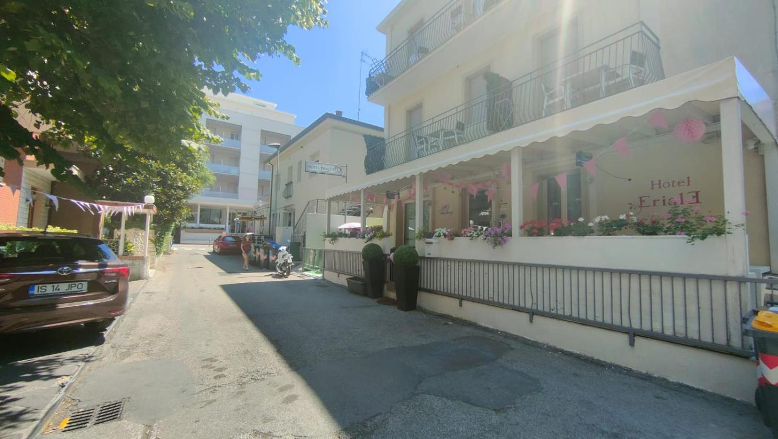 Hotel Eriale 2*