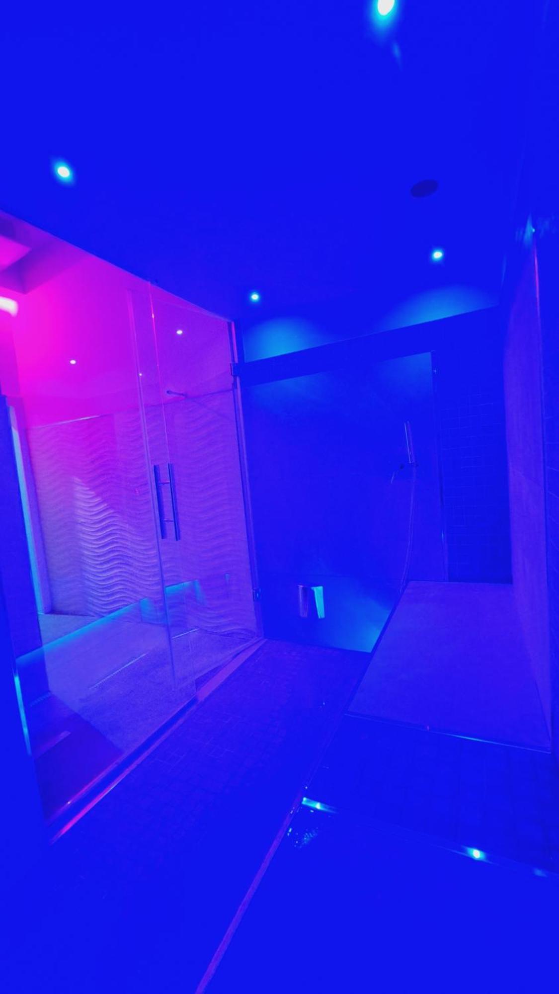 Butterfly Wellness & 3*