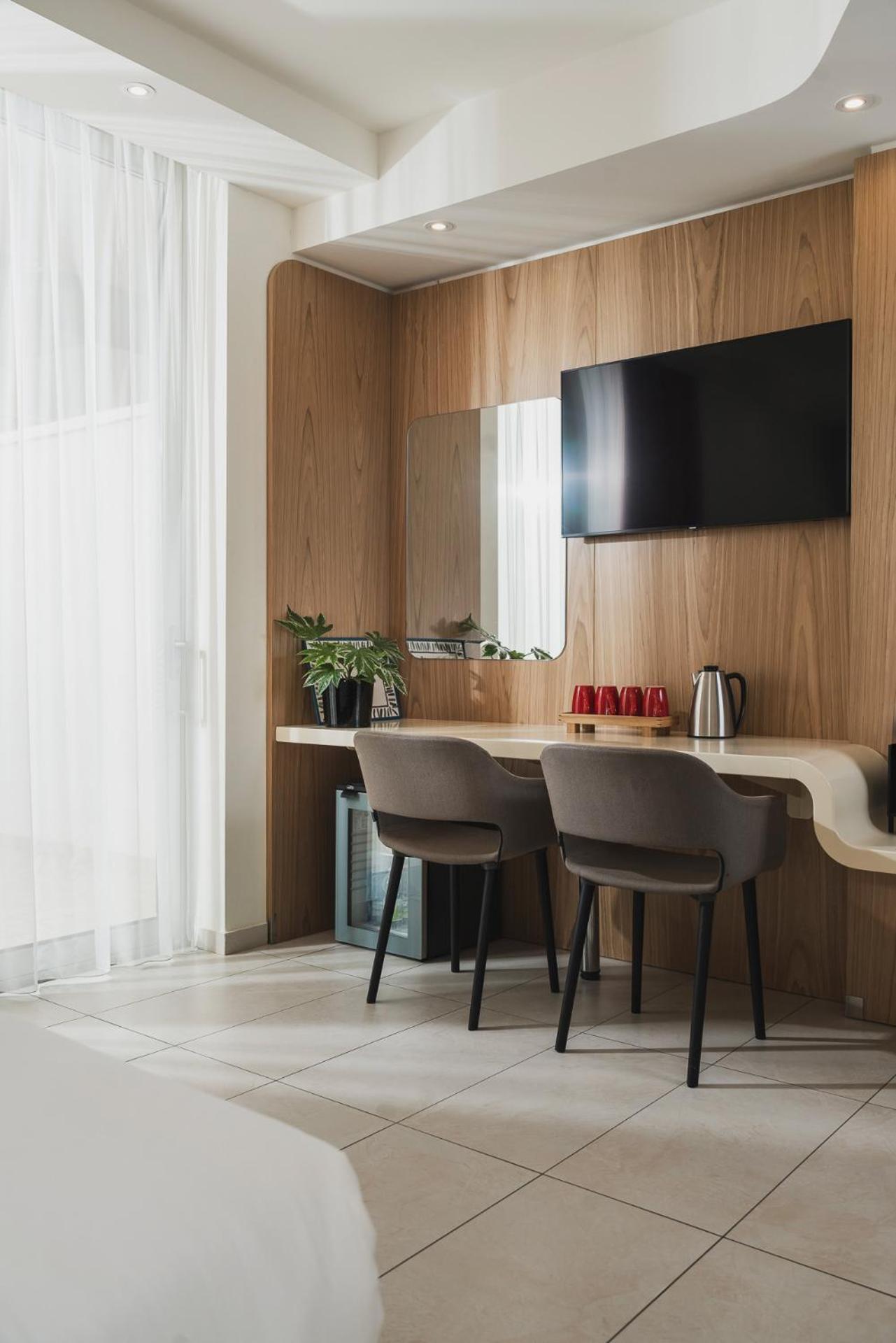 Aria Hotel