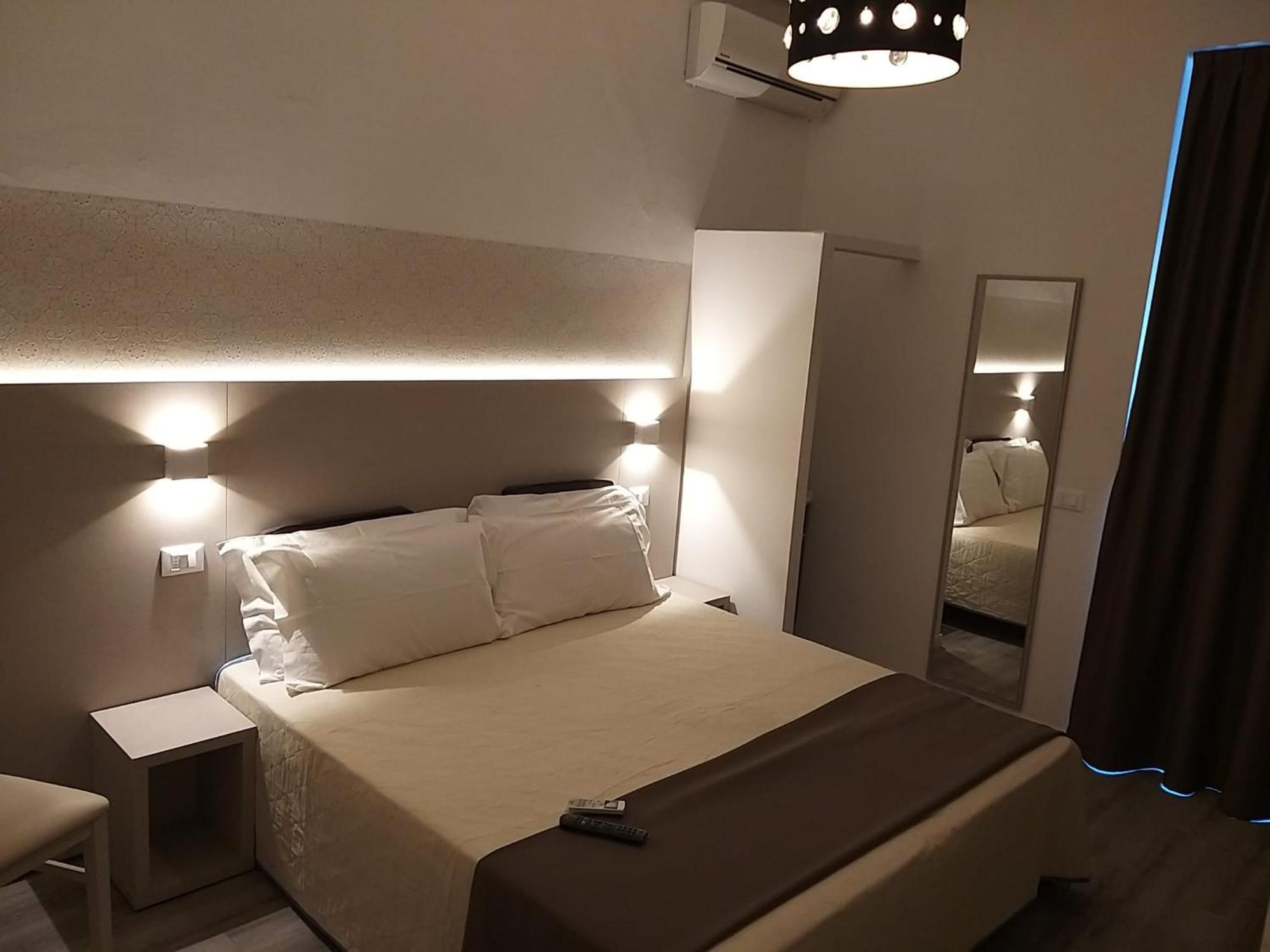 Ideal Hotel